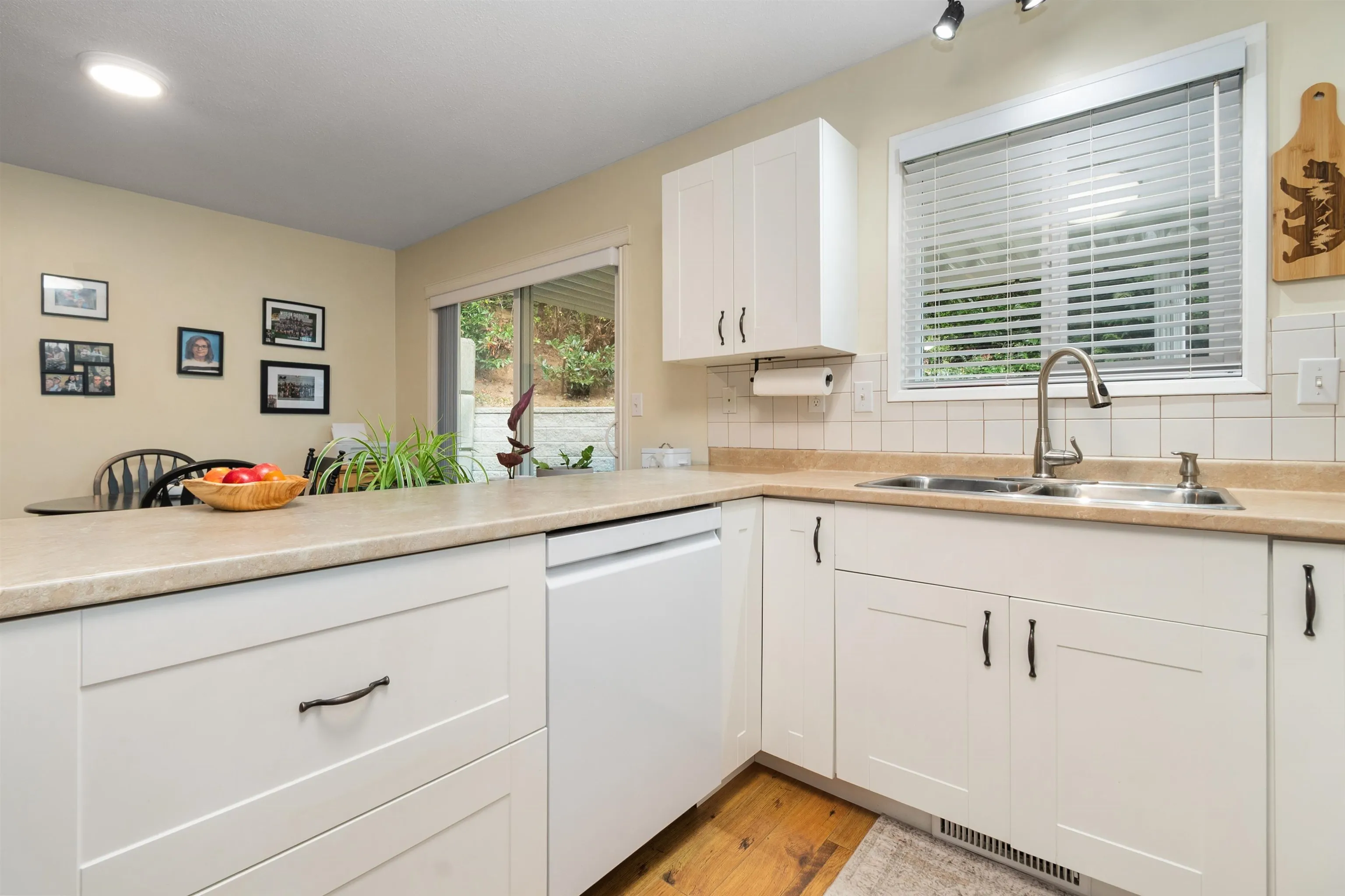 3350 Elmwood Drive #20