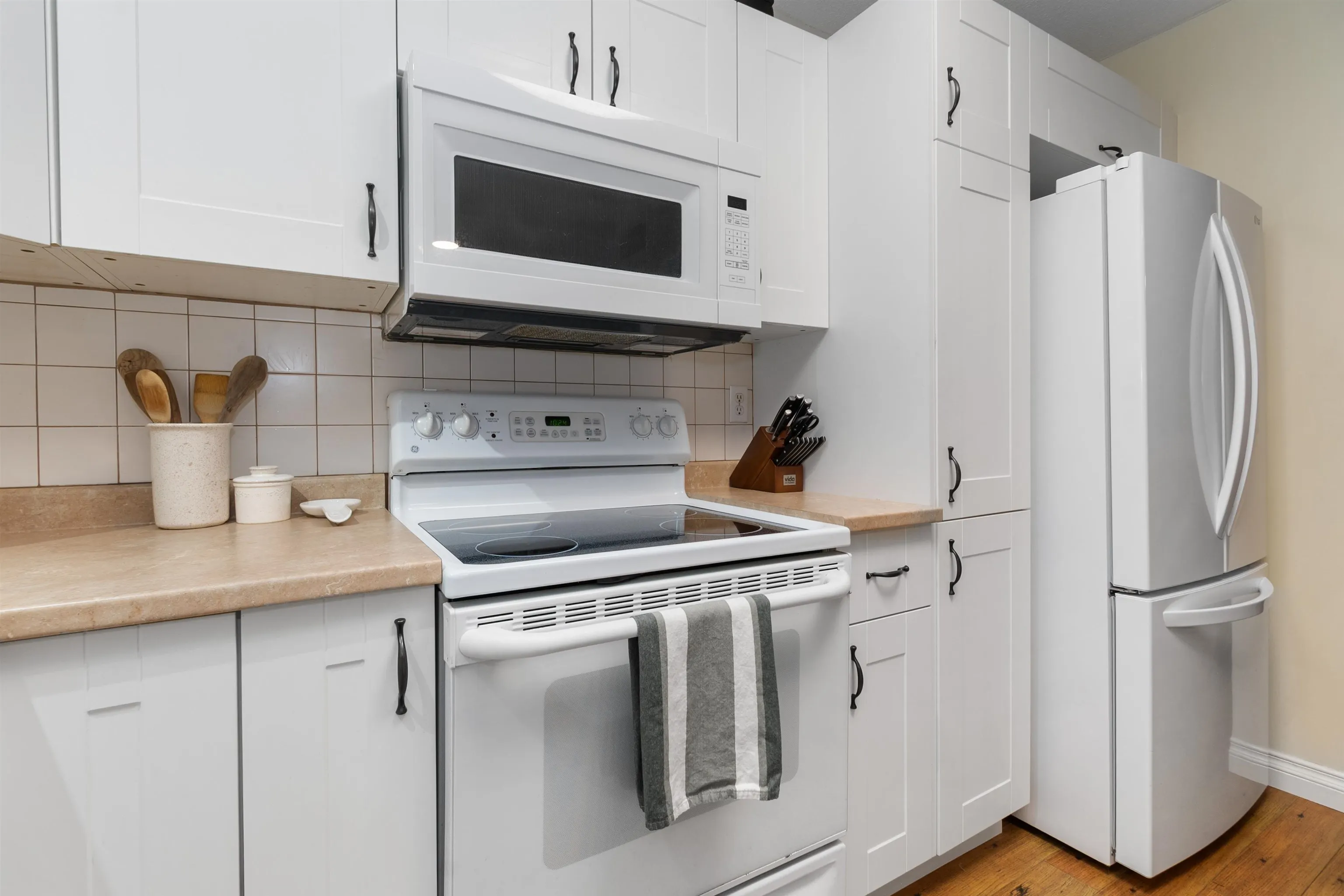 3350 Elmwood Drive #20