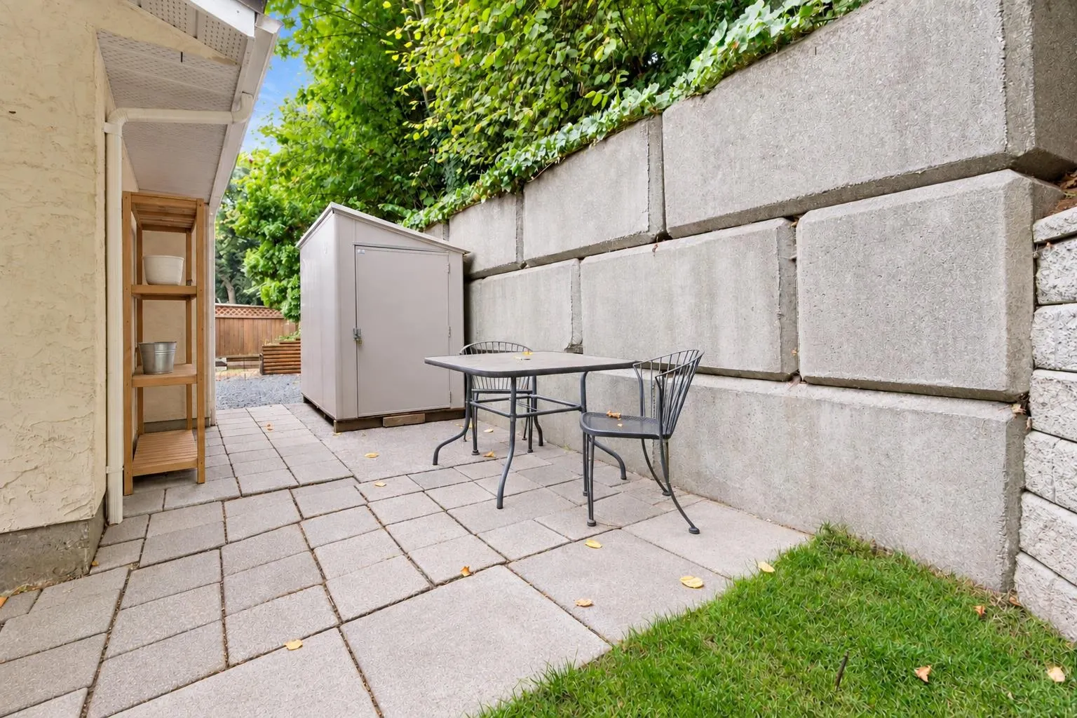 3350 Elmwood Drive #20