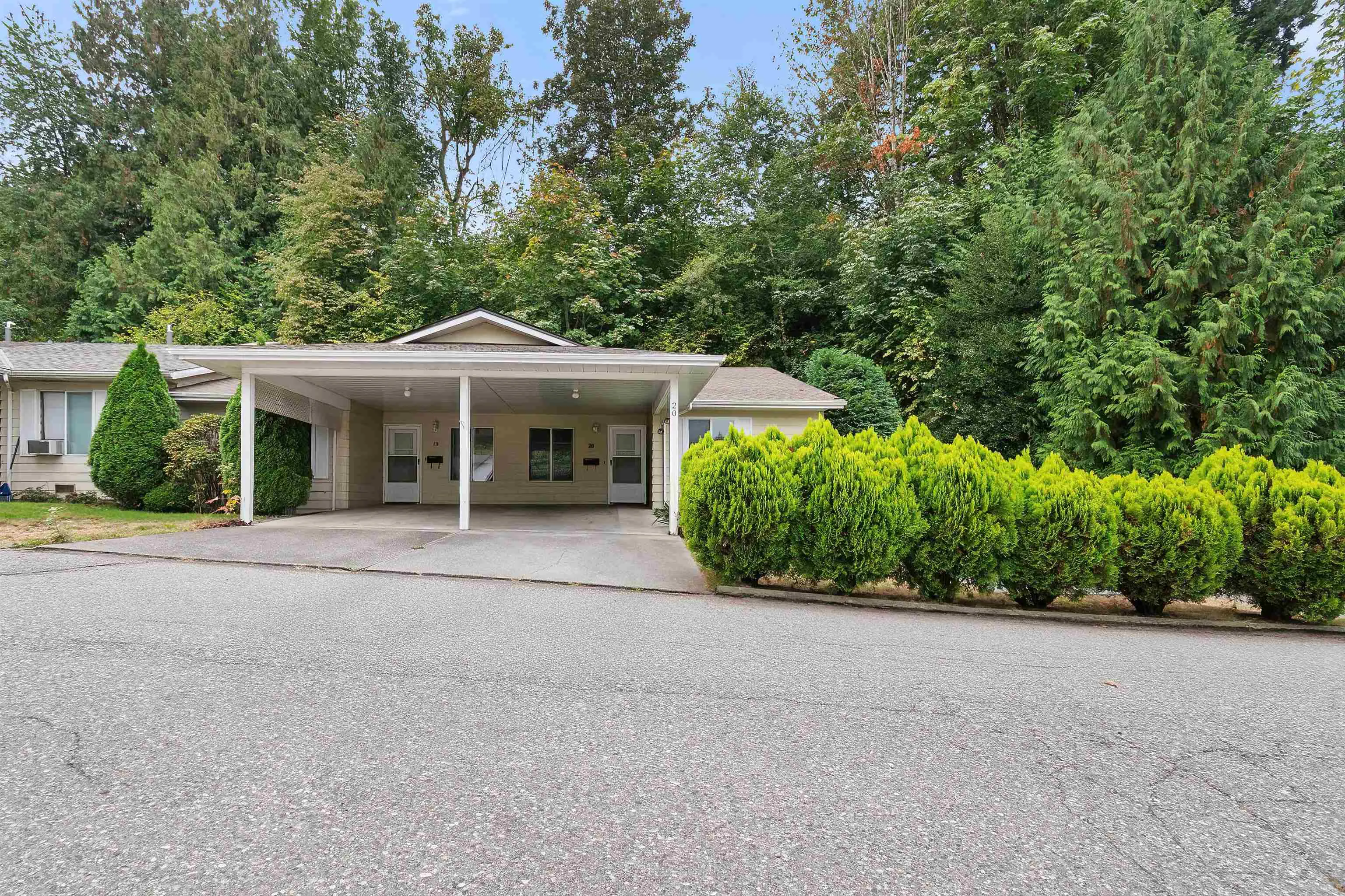3350 Elmwood Drive #20