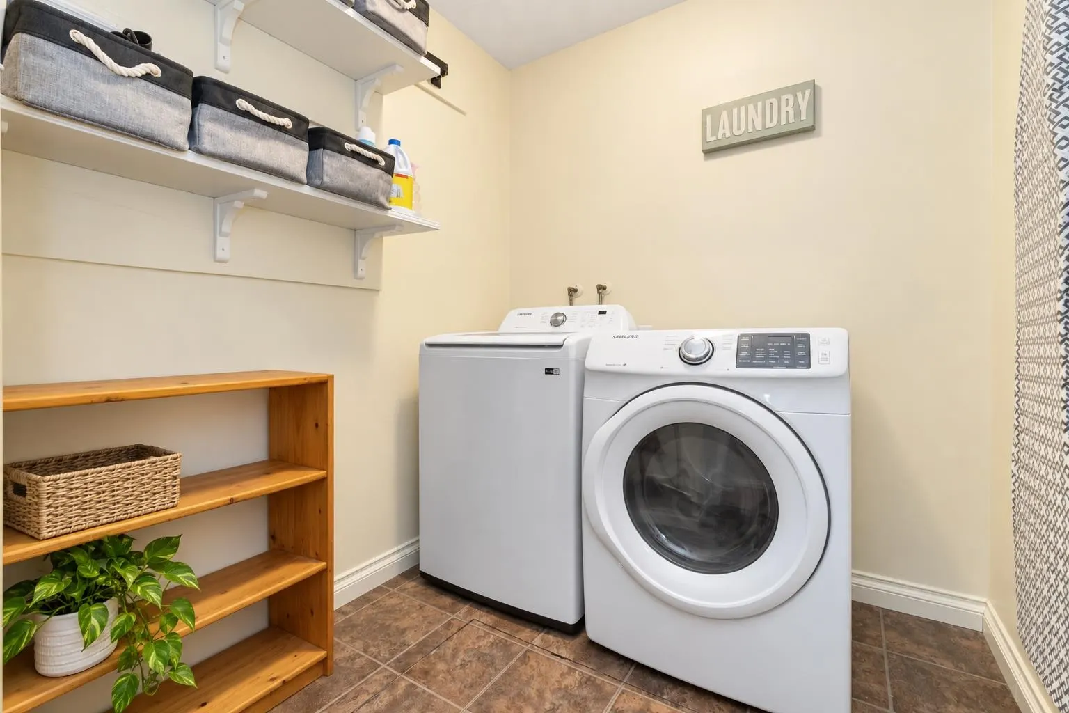 3350 Elmwood Drive #20
