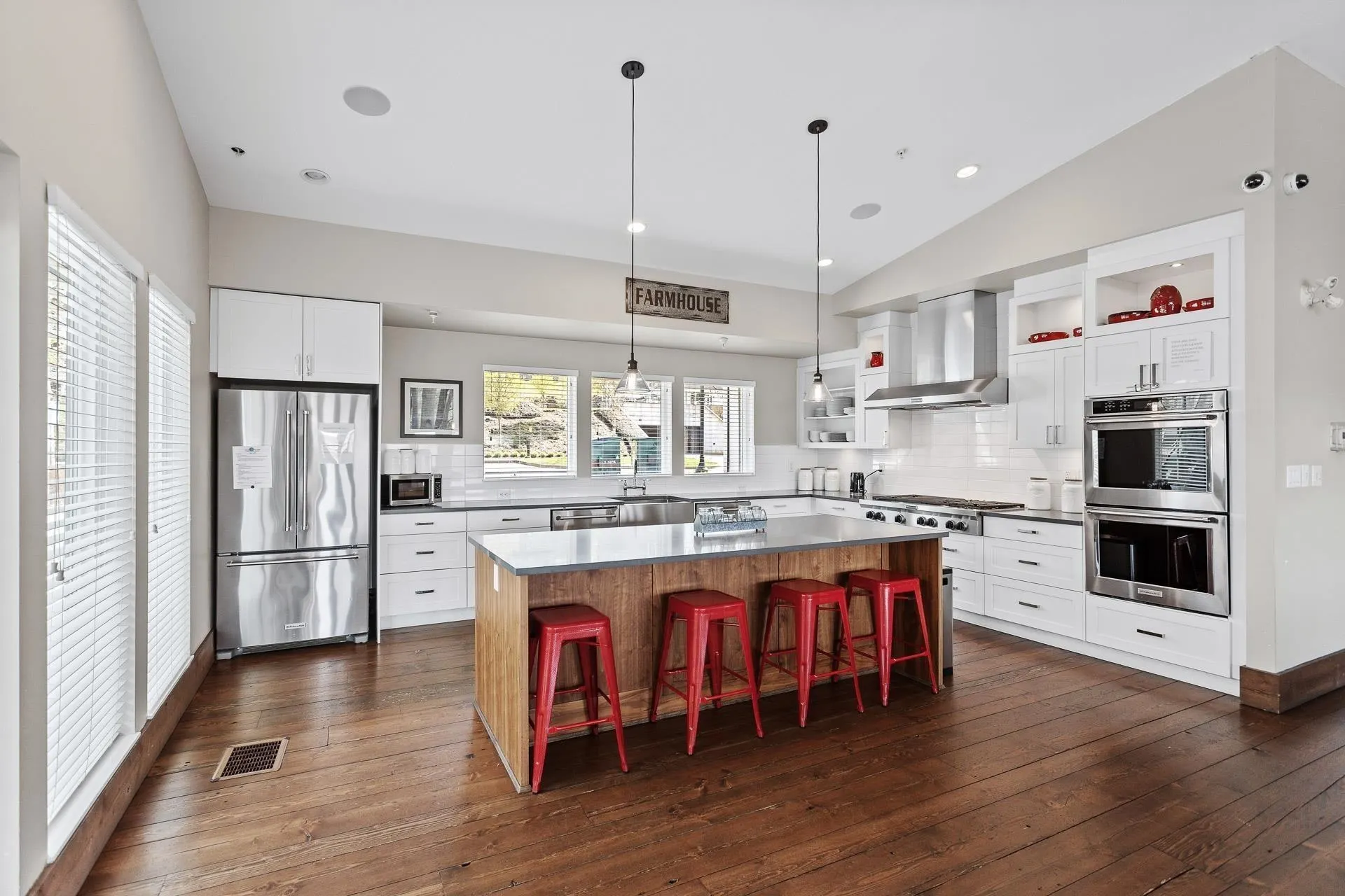 16398 64 Avenue #202