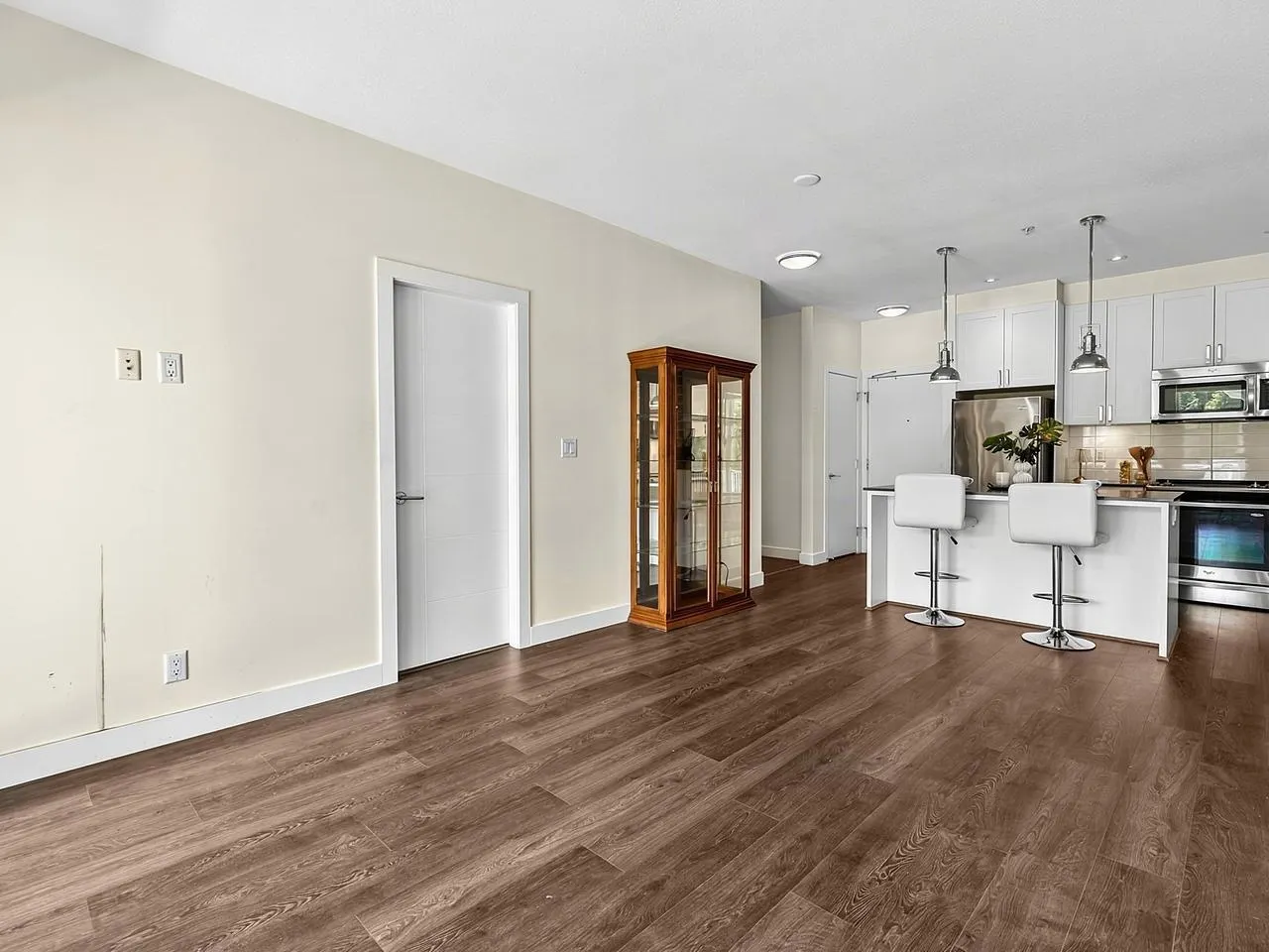 16398 64 Avenue #202