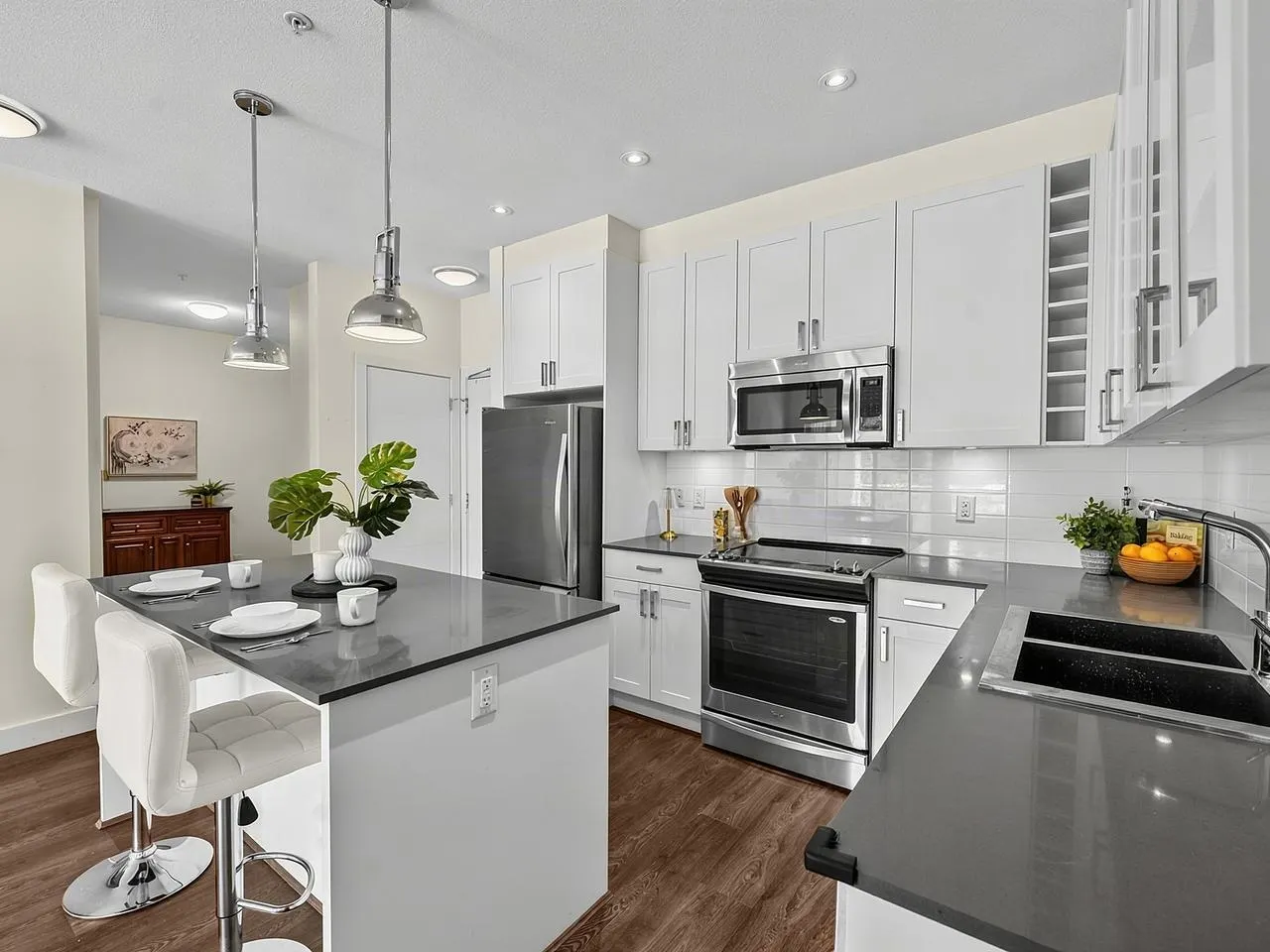 16398 64 Avenue #202