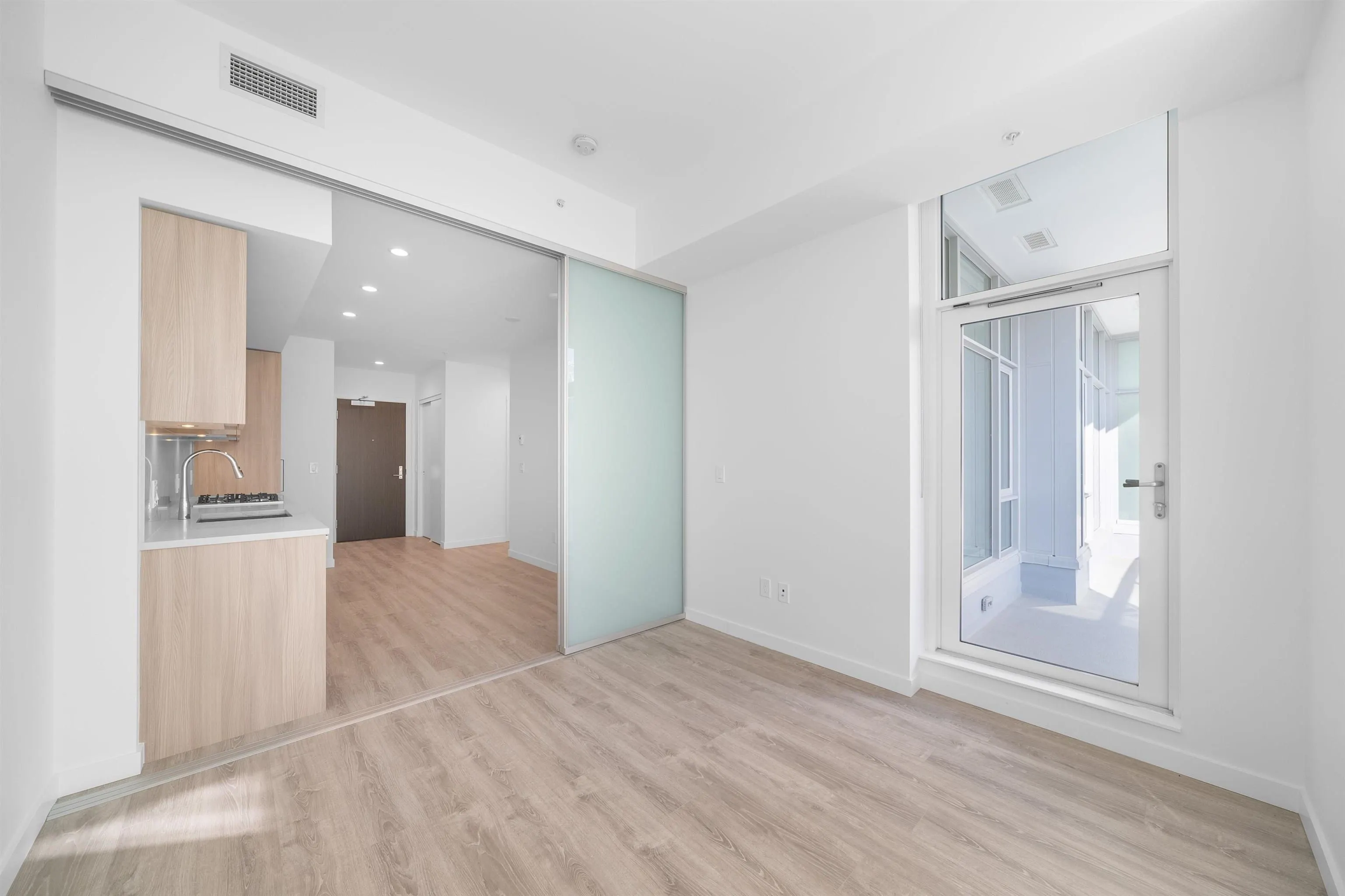13350 Central Avenue #516