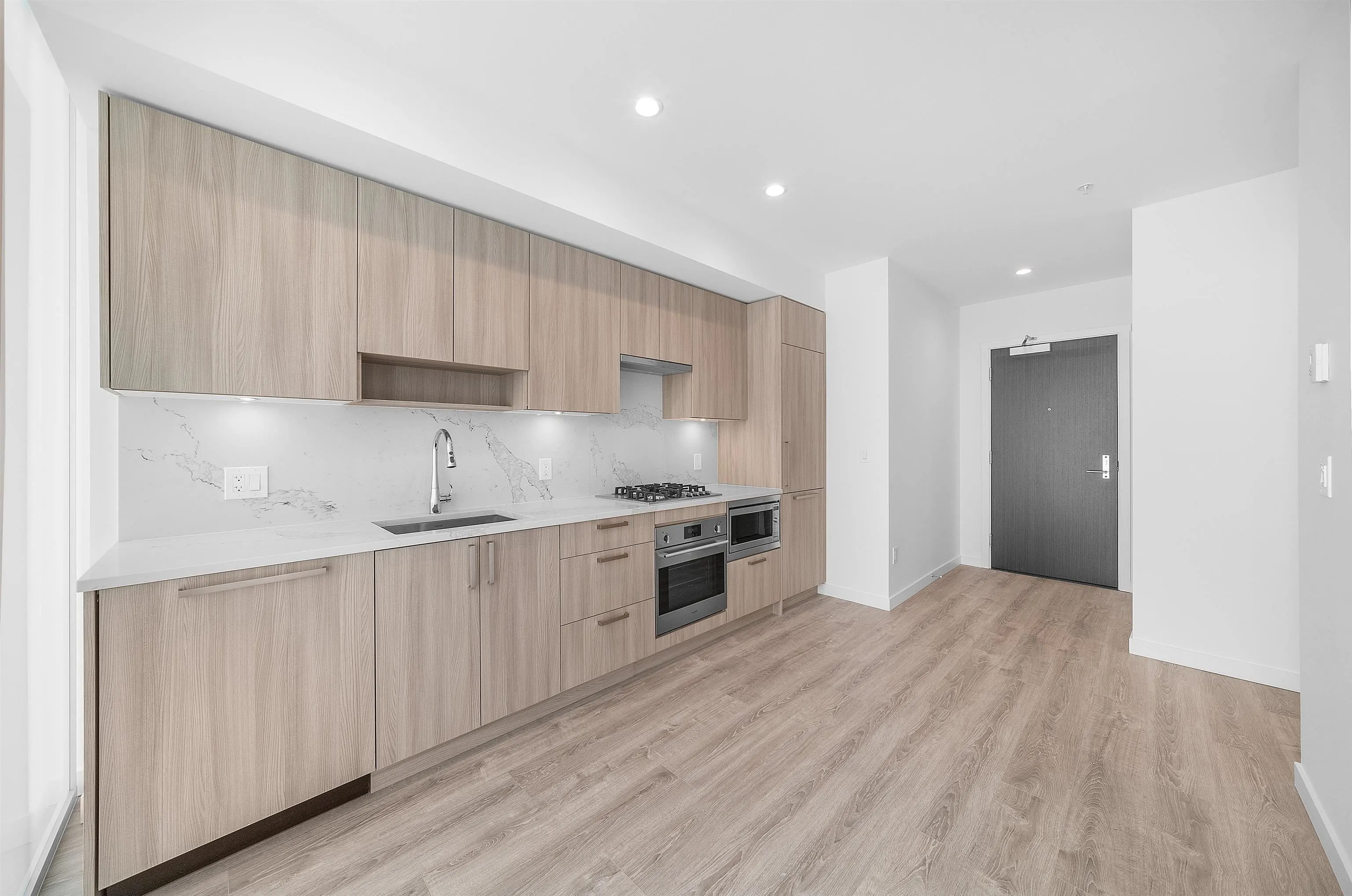 13350 Central Avenue #516