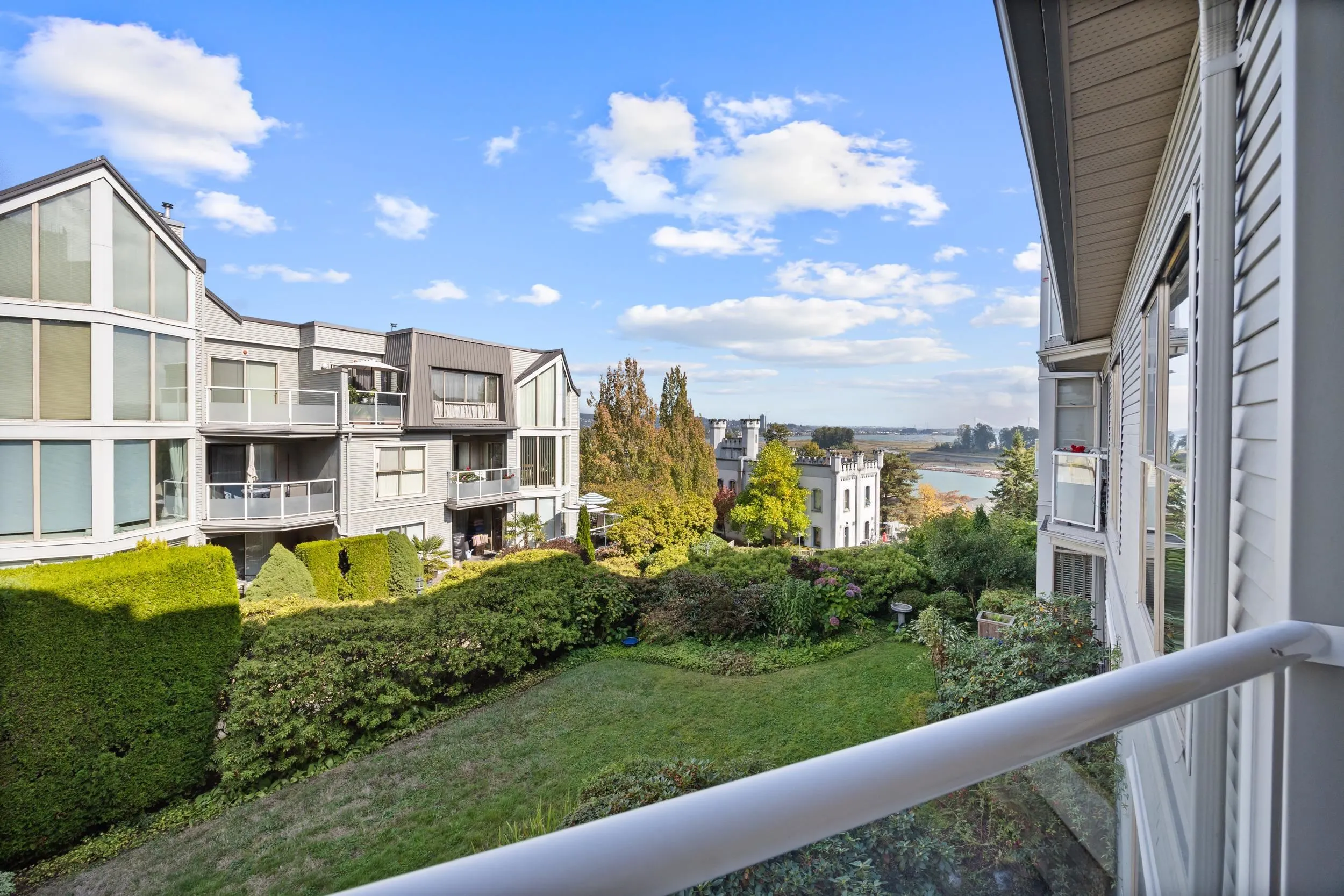 48 Richmond Street #306