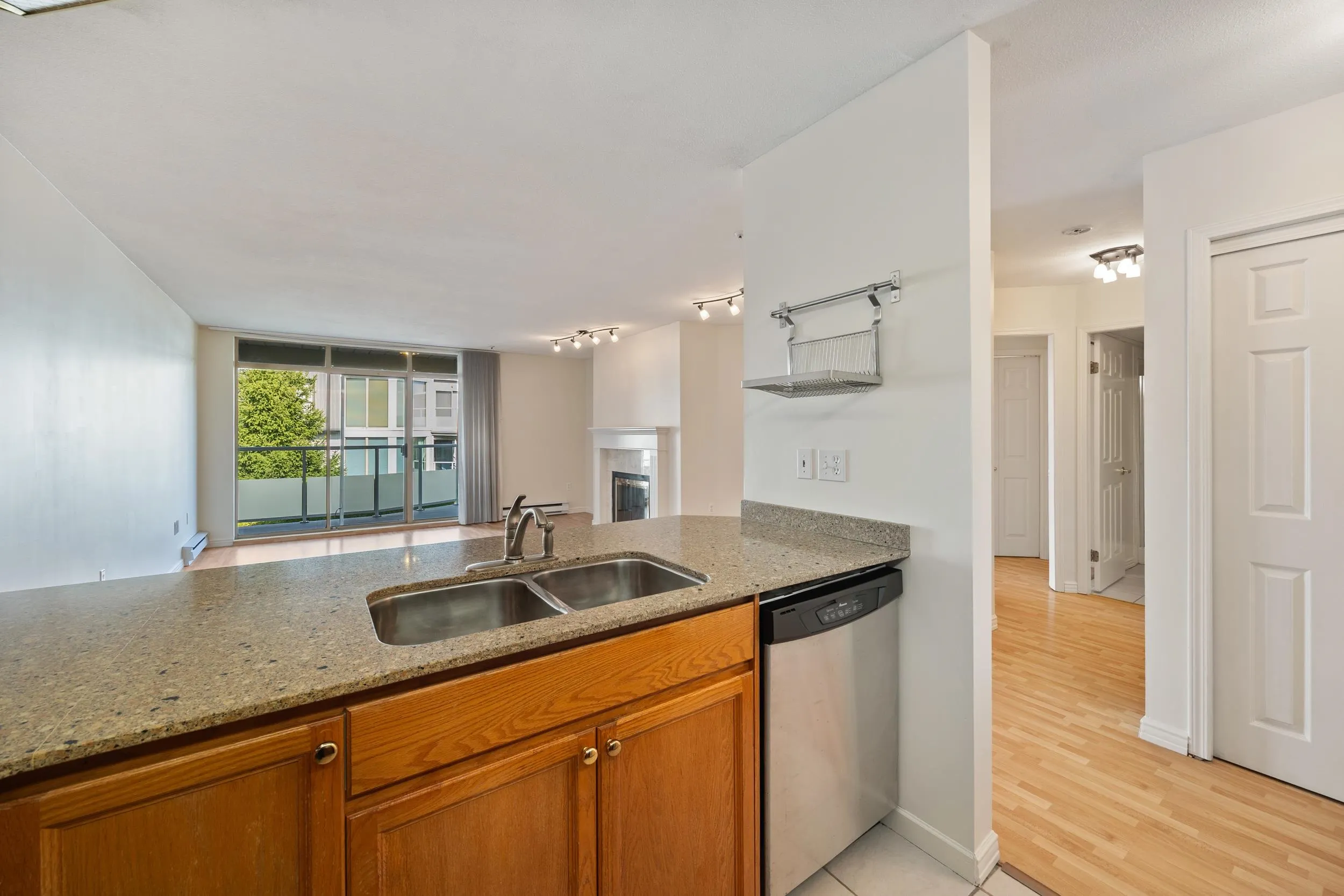 48 Richmond Street #306