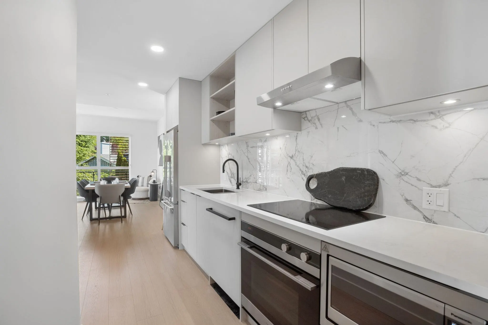 422 E 3rd Street #321