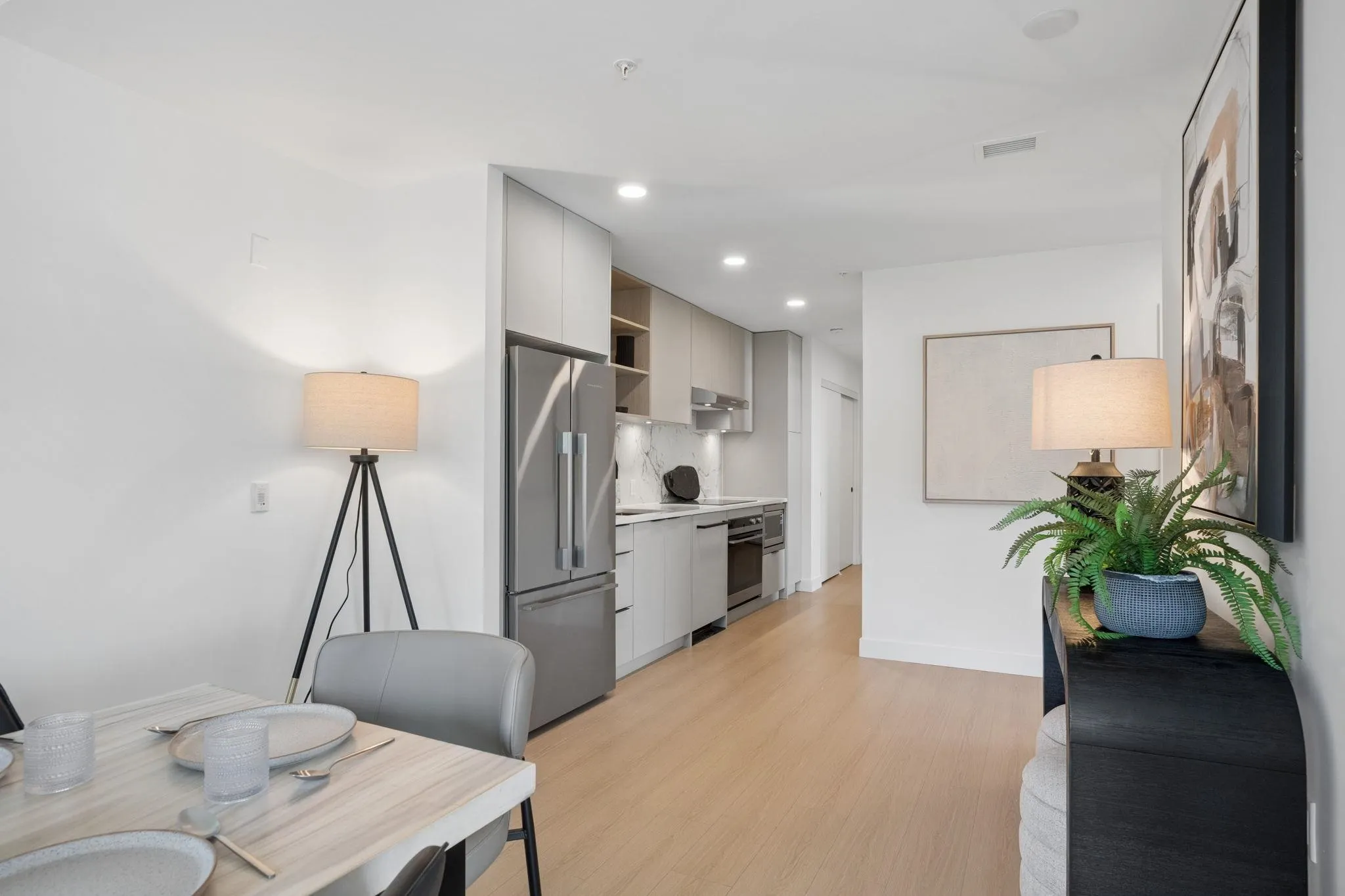 422 E 3rd Street #321