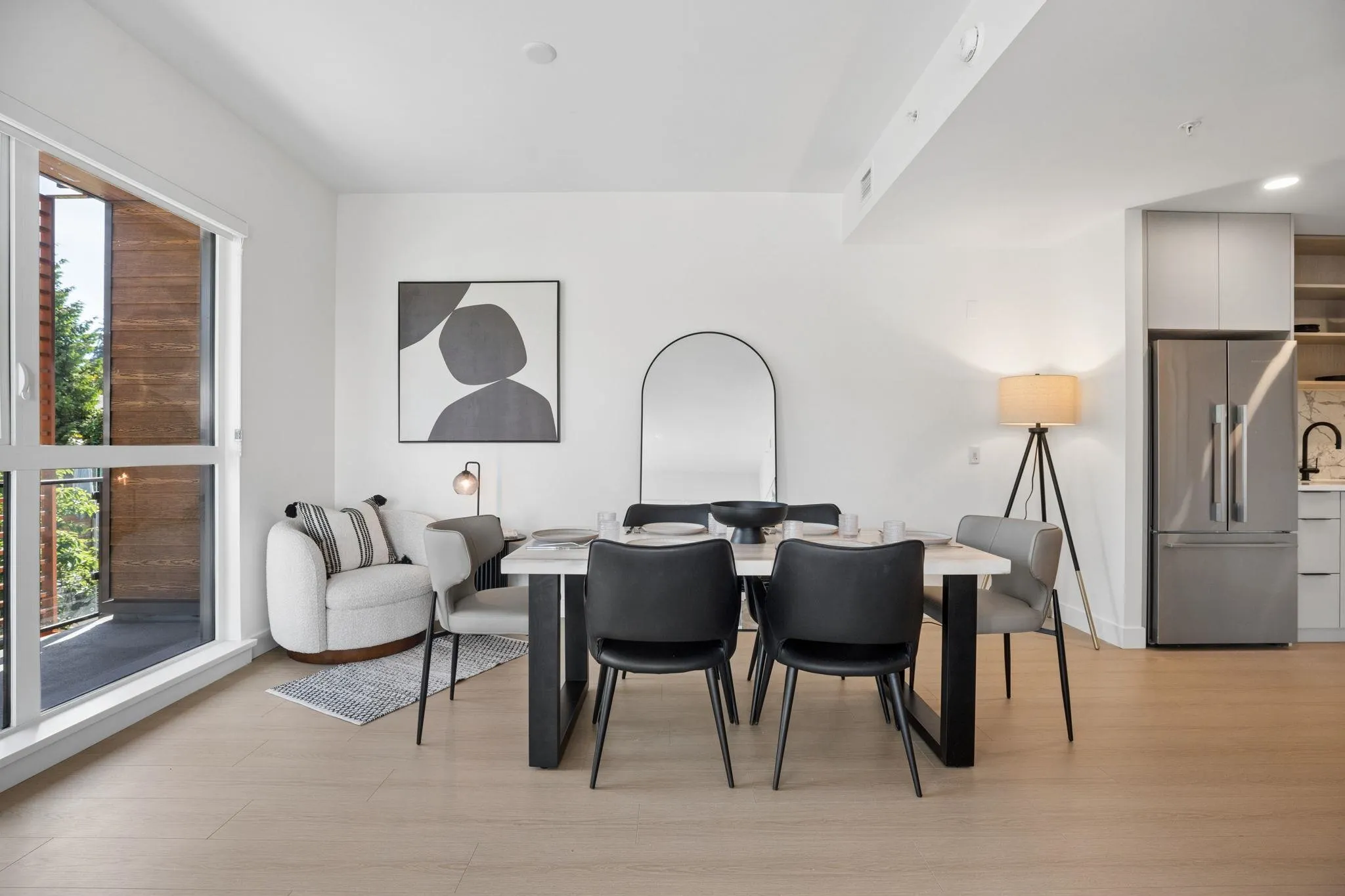 422 E 3rd Street #321