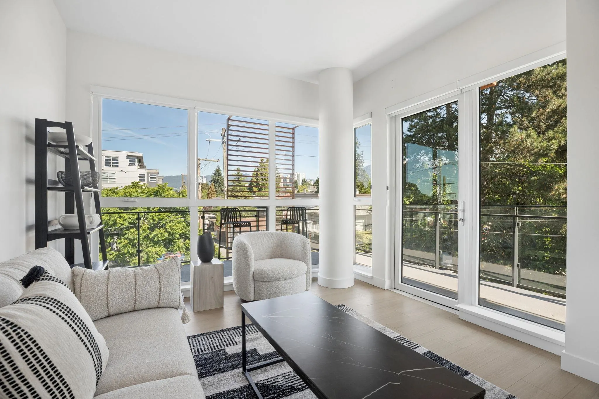 422 E 3rd Street #321