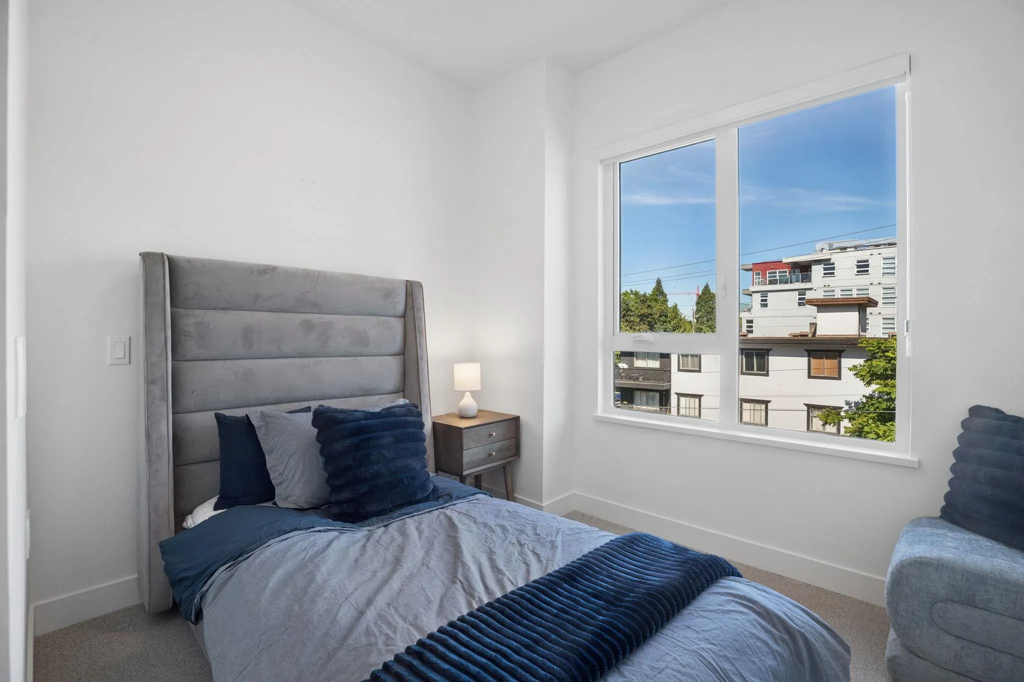 422 E 3rd Street #321