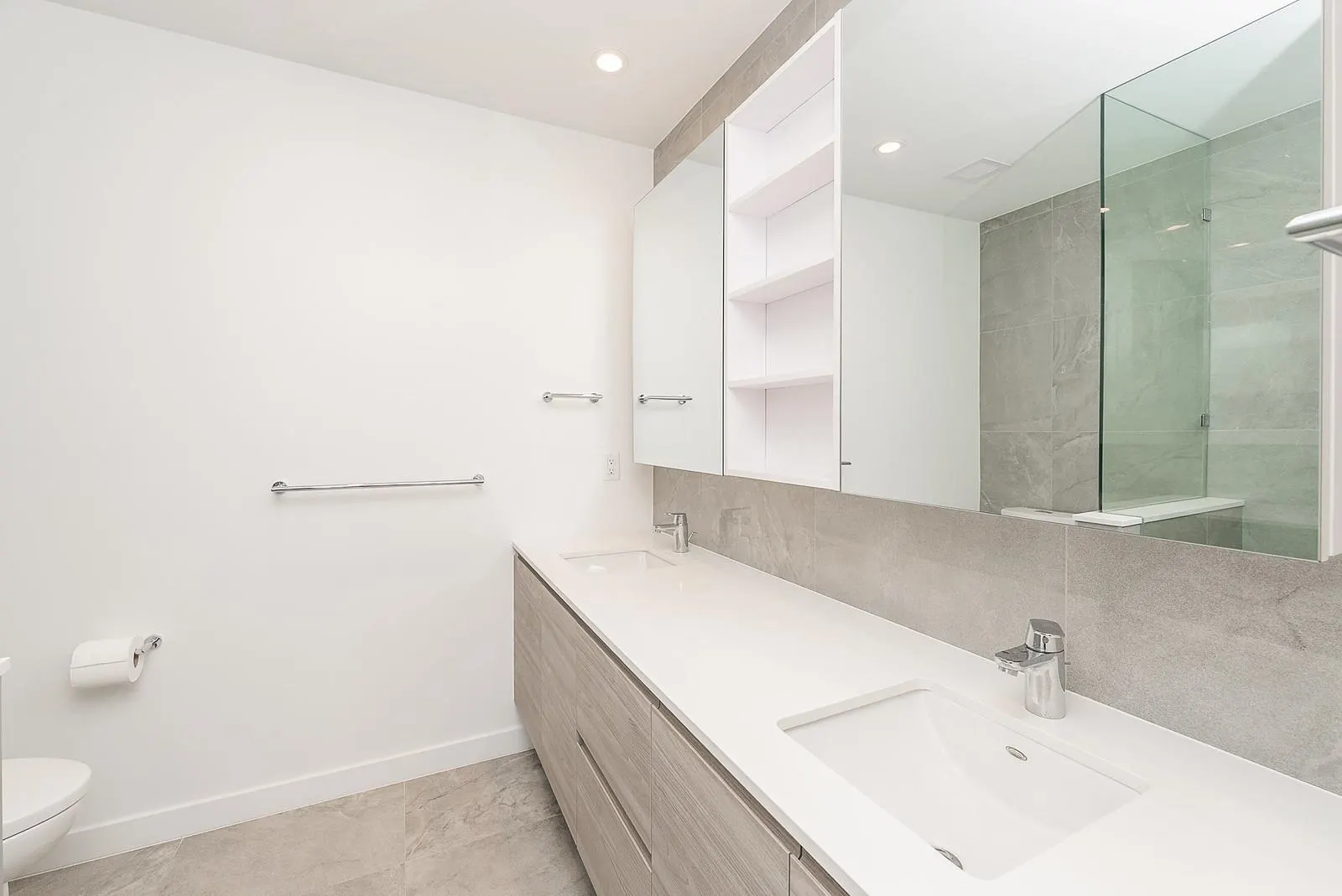 660 Quayside Drive #3602