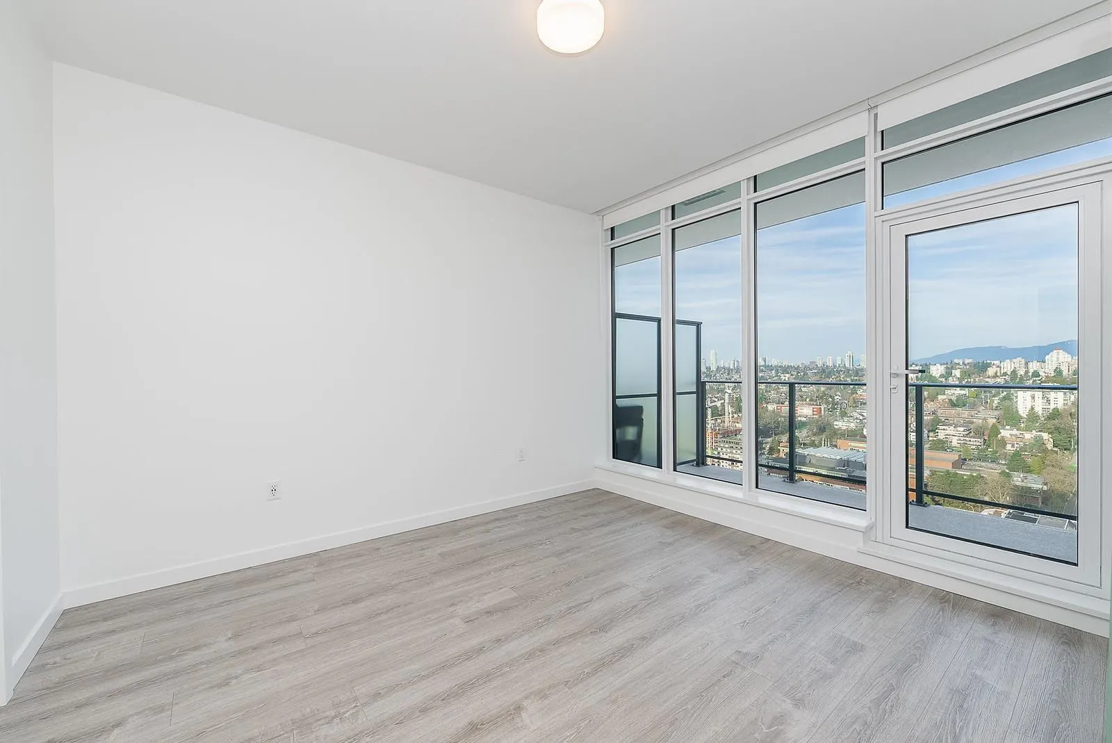 660 Quayside Drive #3602