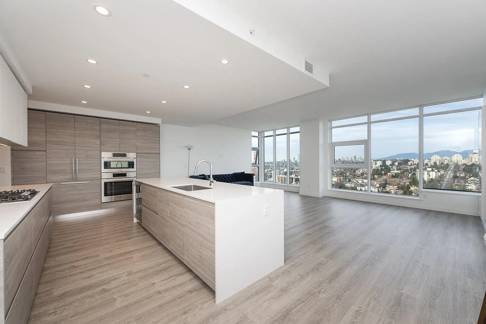 660 Quayside Drive #3602