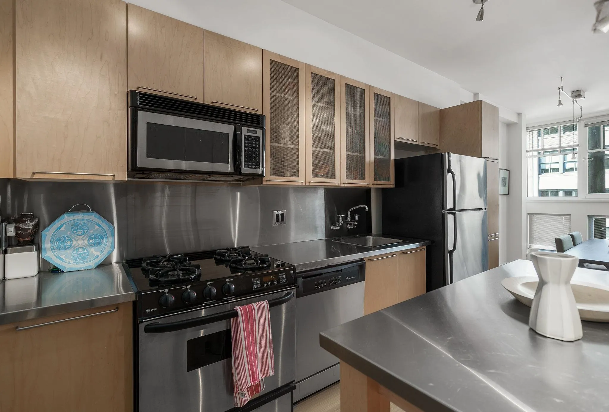 1072 Hamilton Street #402