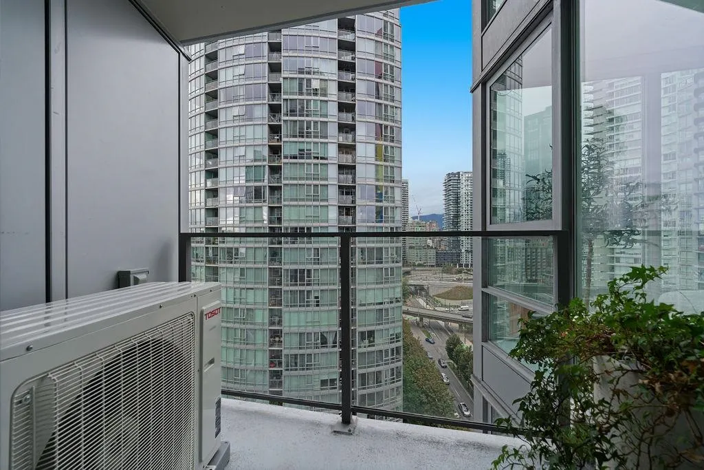 1438 Richards Street #2206