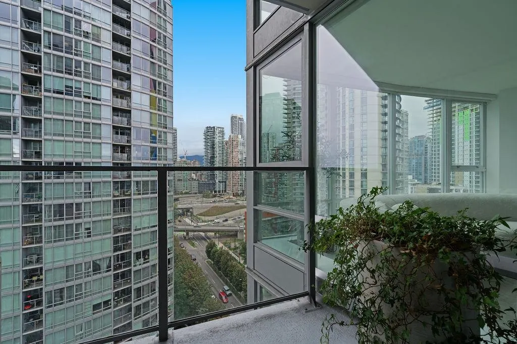 1438 Richards Street #2206