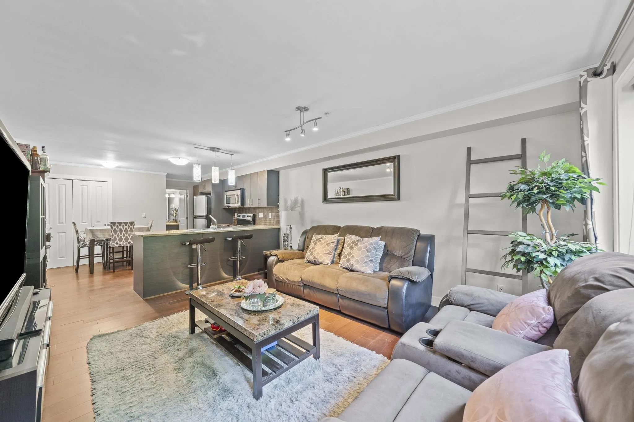 2228 Welcher Avenue #102
