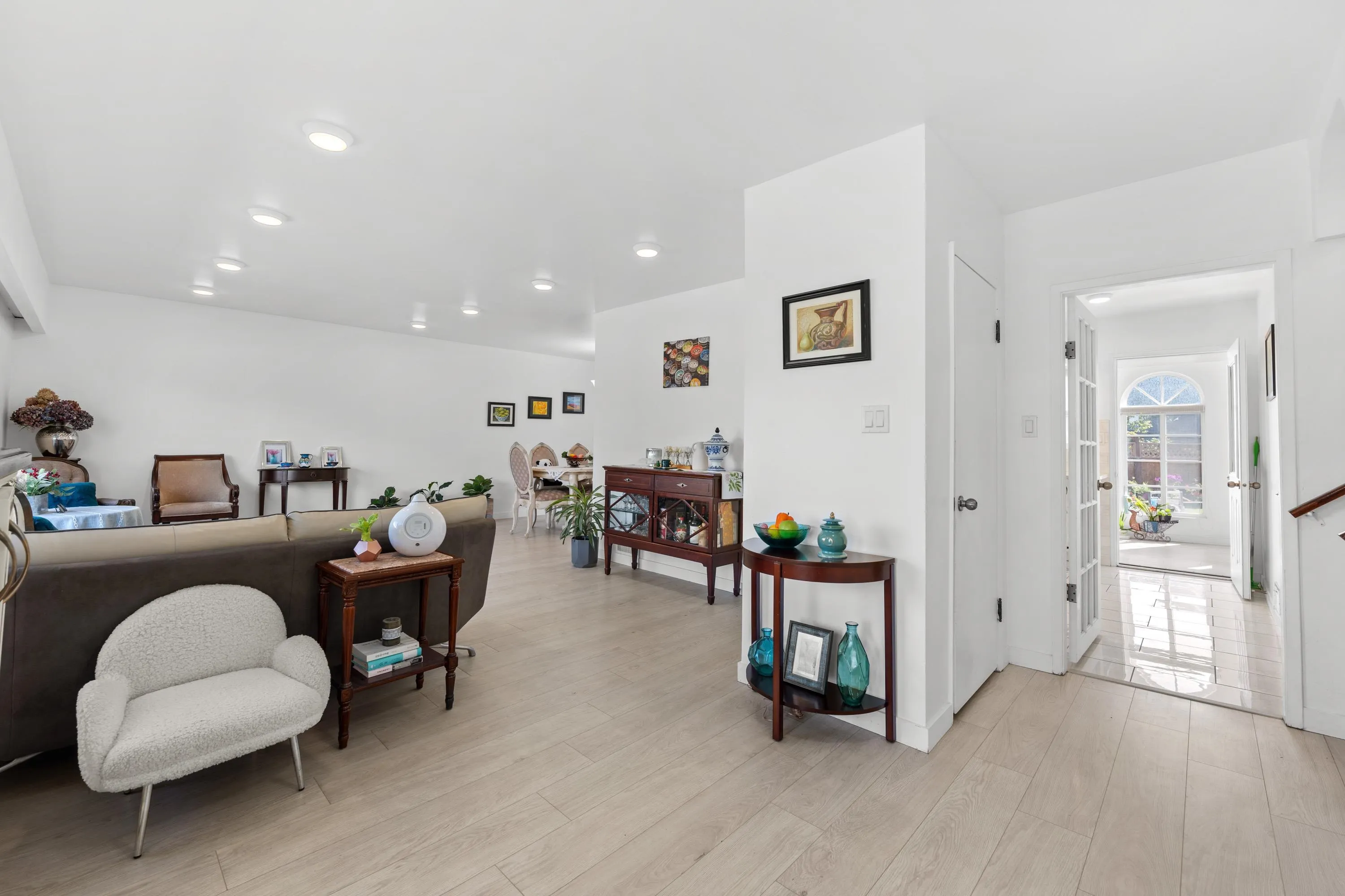 4194 Cherrywood Crescent