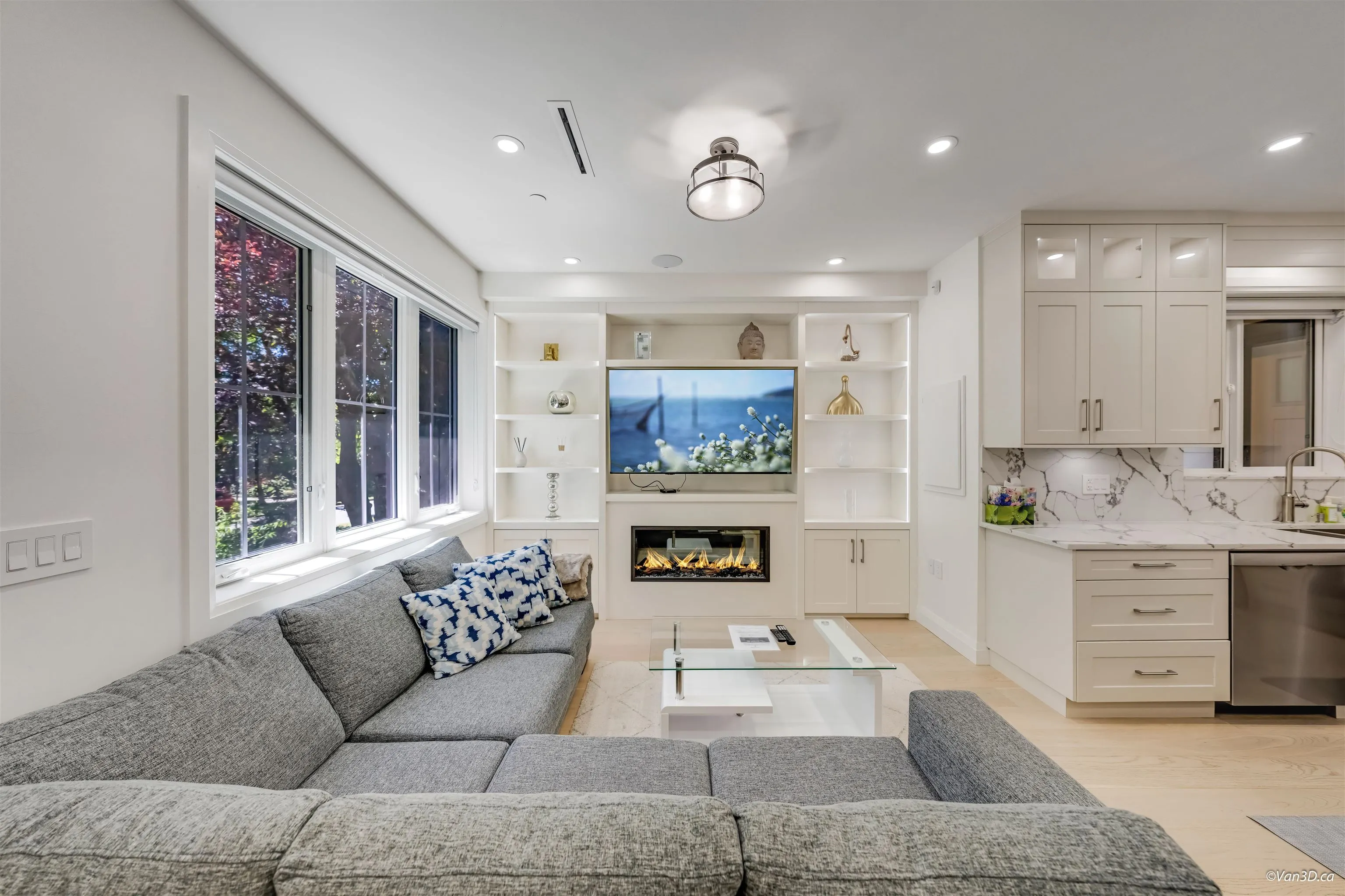 683 W 19th Avenue #1