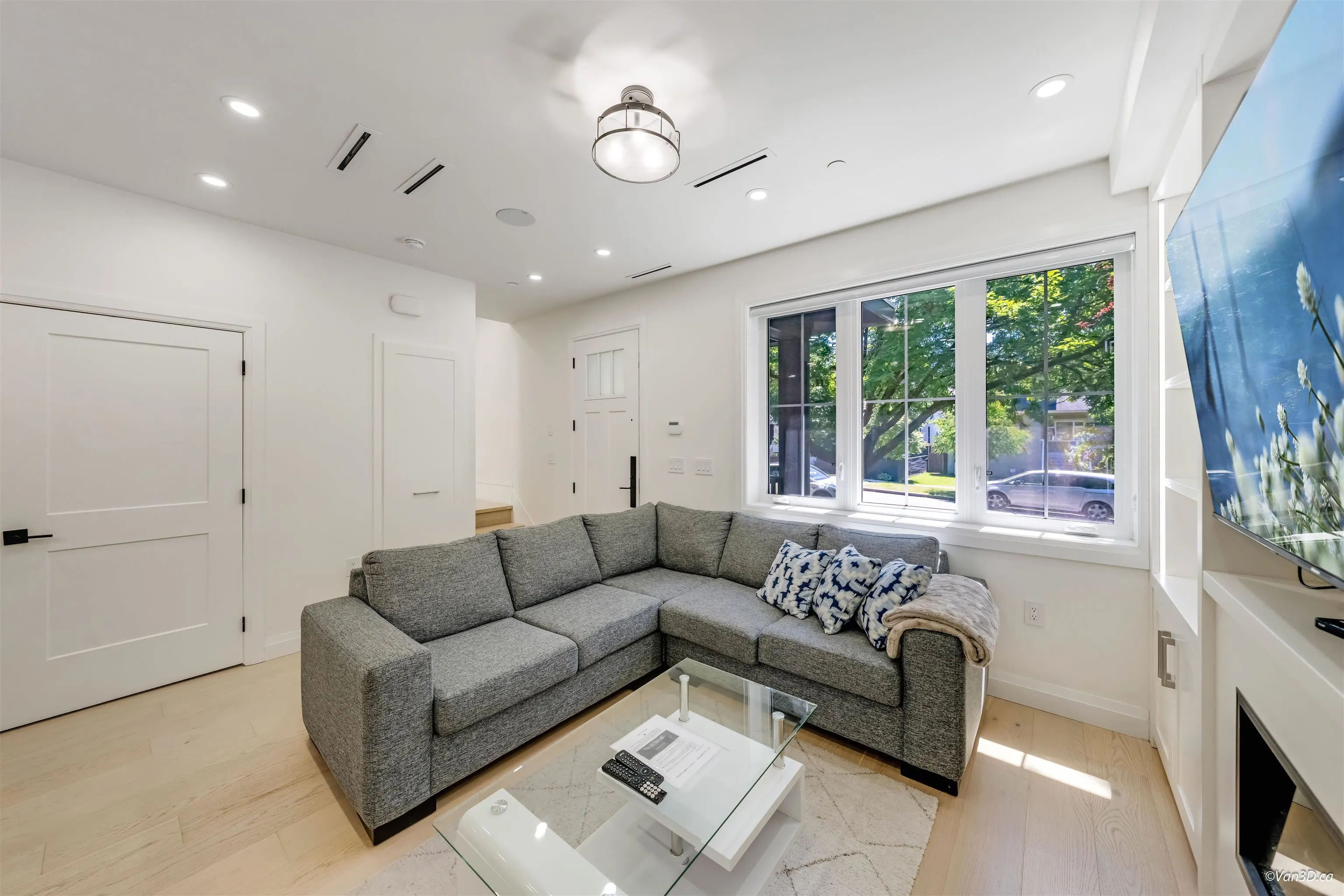 683 W 19th Avenue #1