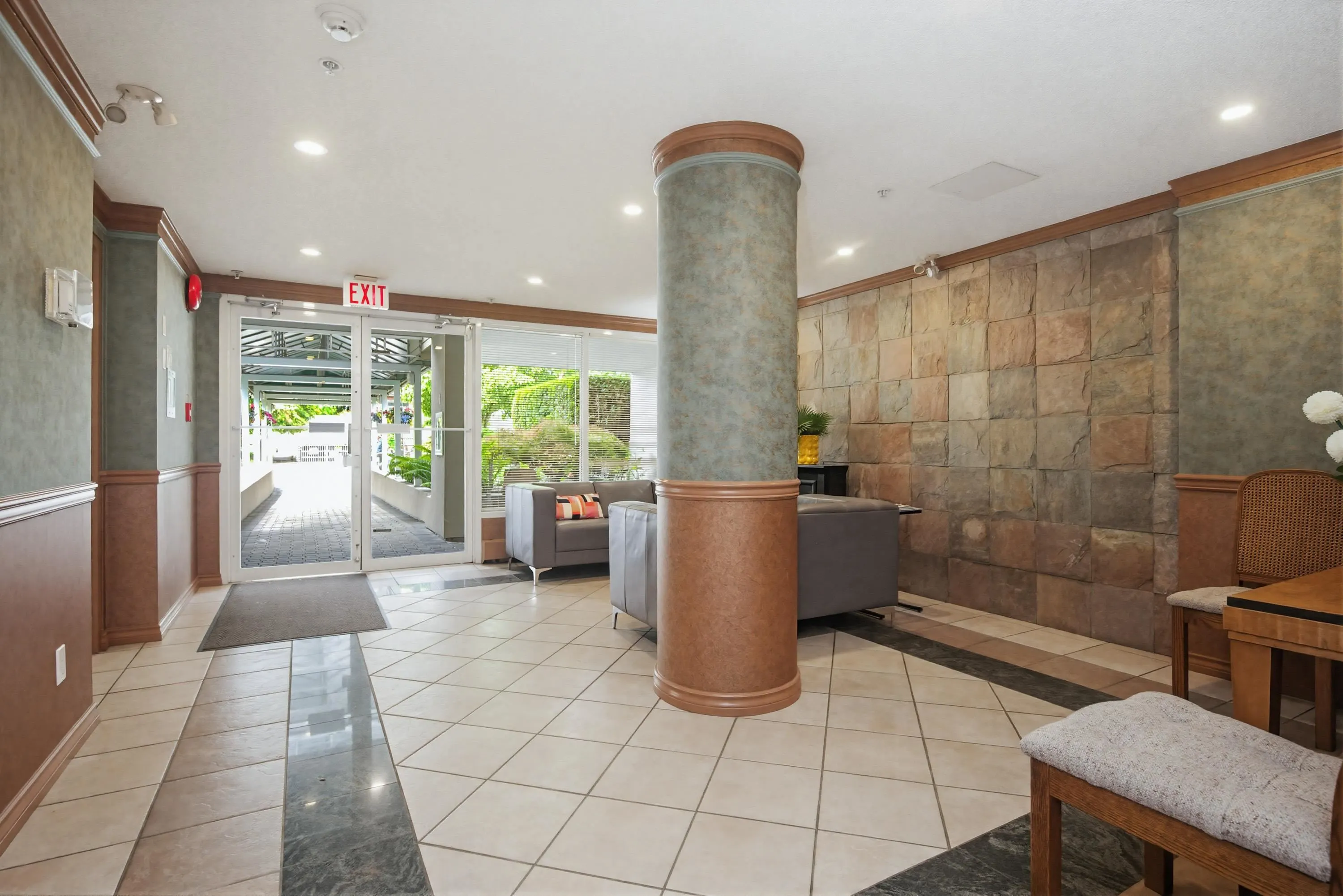 1400 View Crescent #404