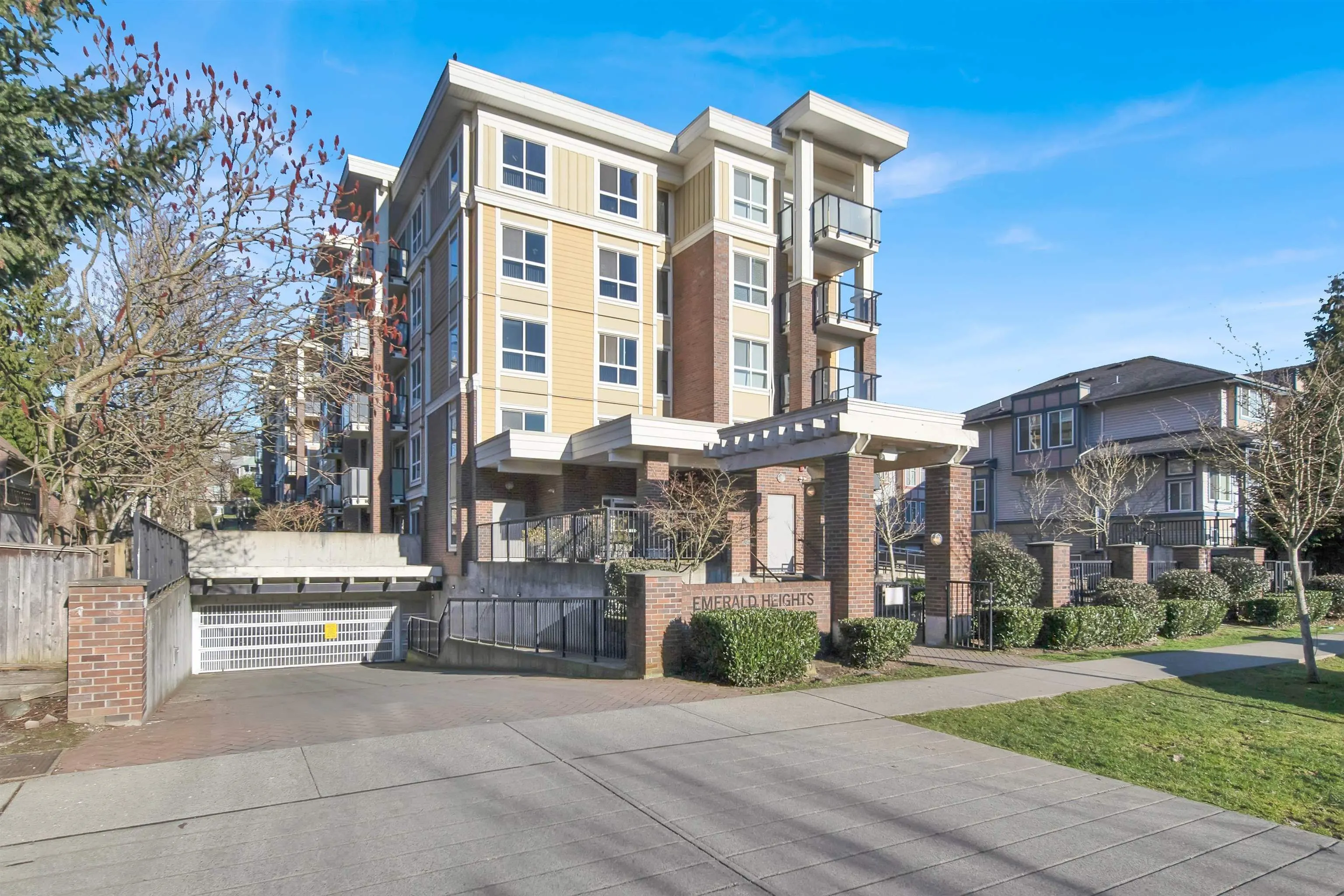 13883 Laurel Drive #201
