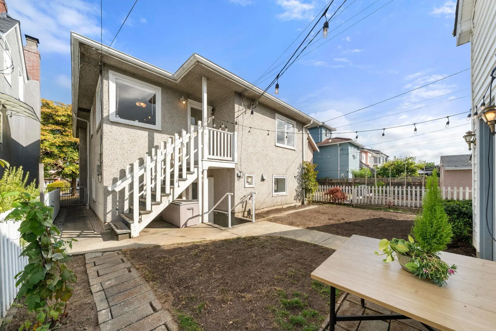 2554 Adanac Street