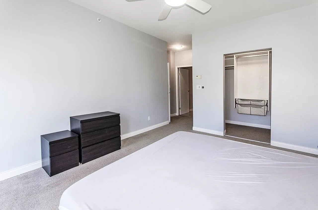 1383 Marinaside Crescent #702
