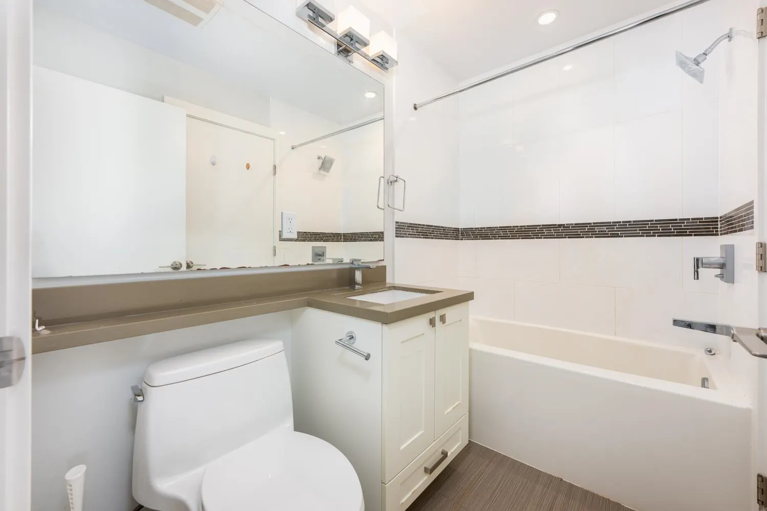 3221 Noel Drive #5