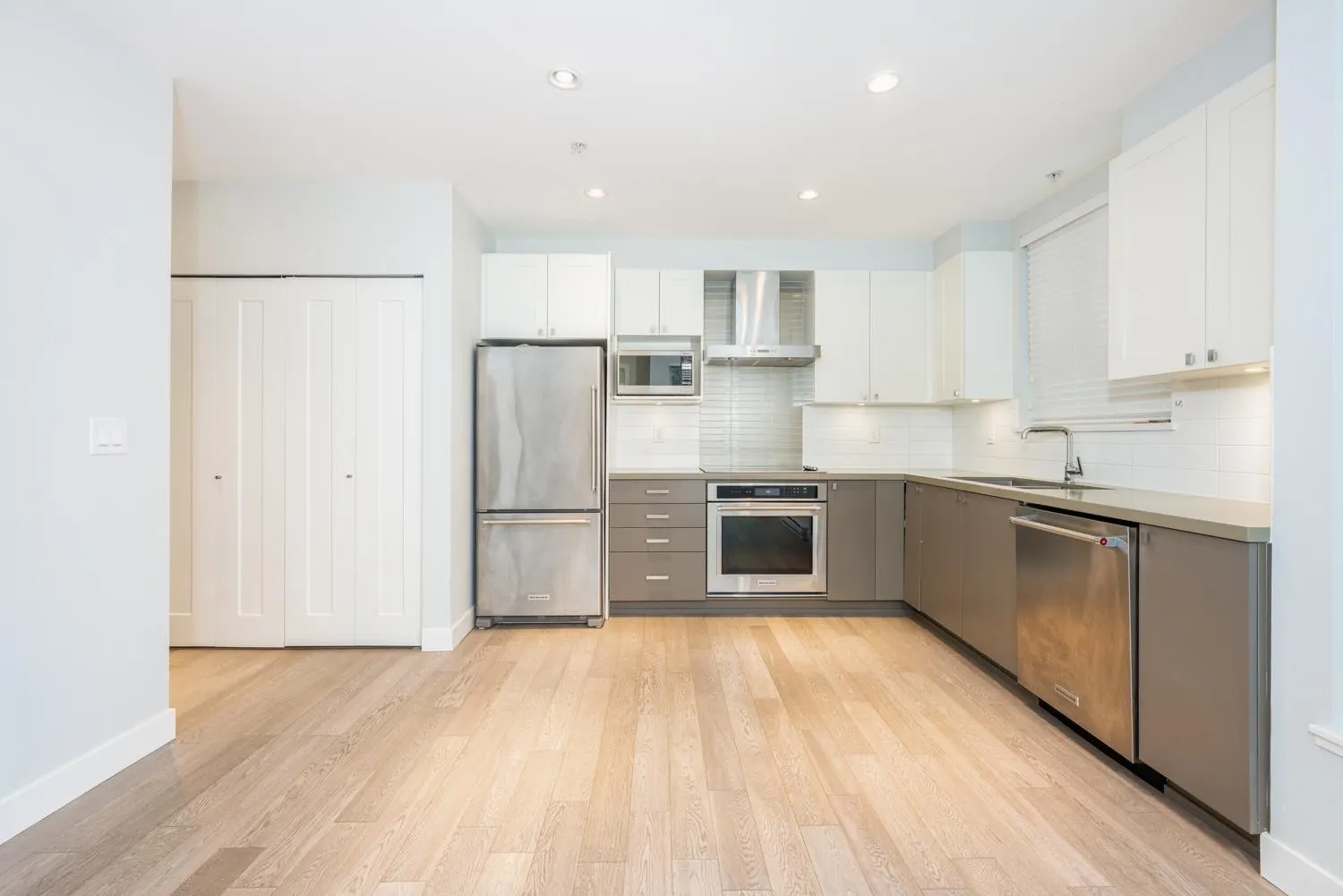 3221 Noel Drive #5
