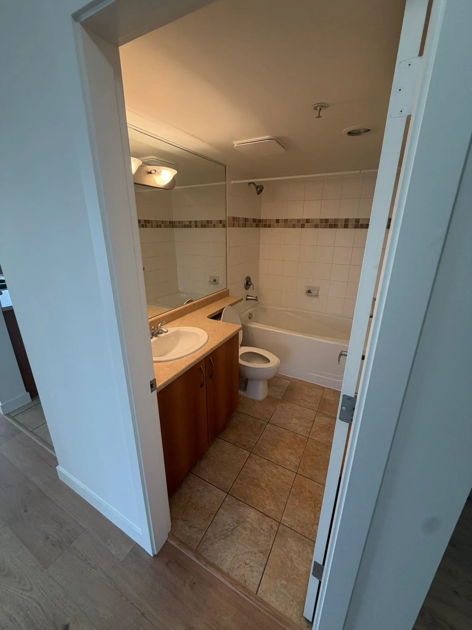 235 Guildford Way #1603