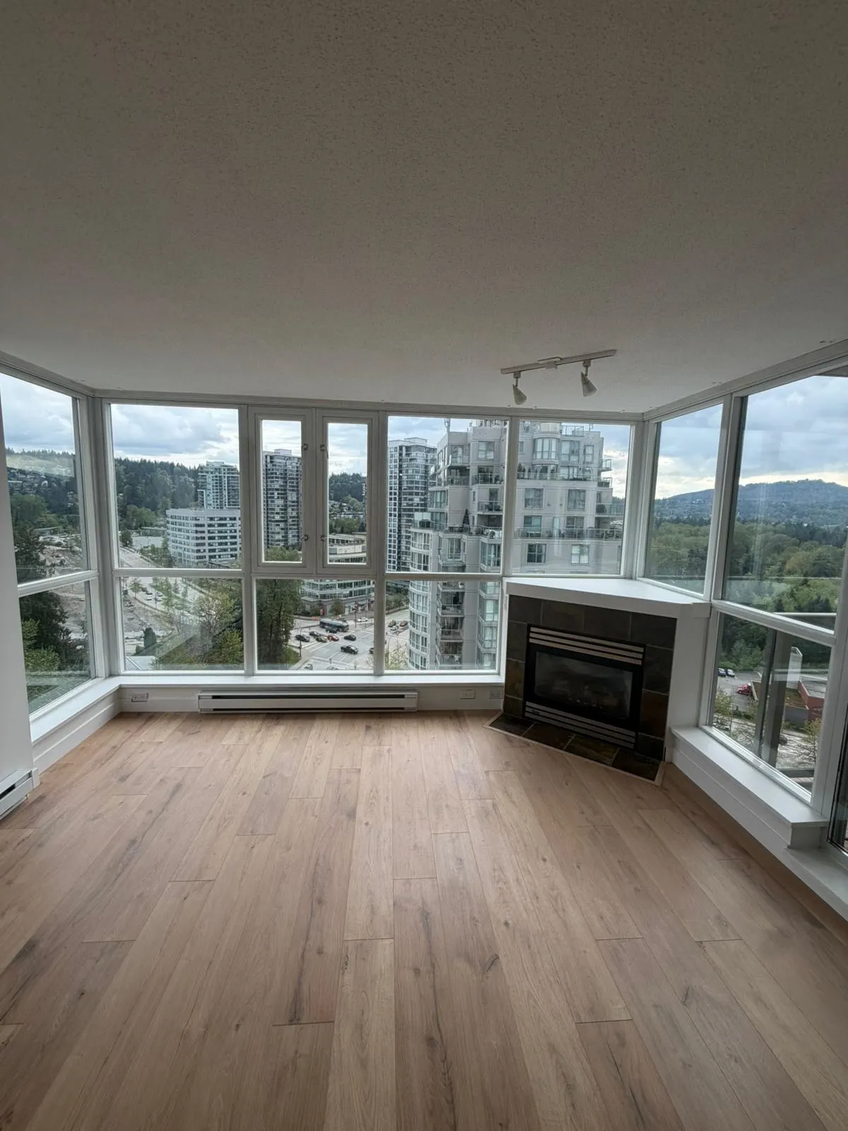 235 Guildford Way #1603