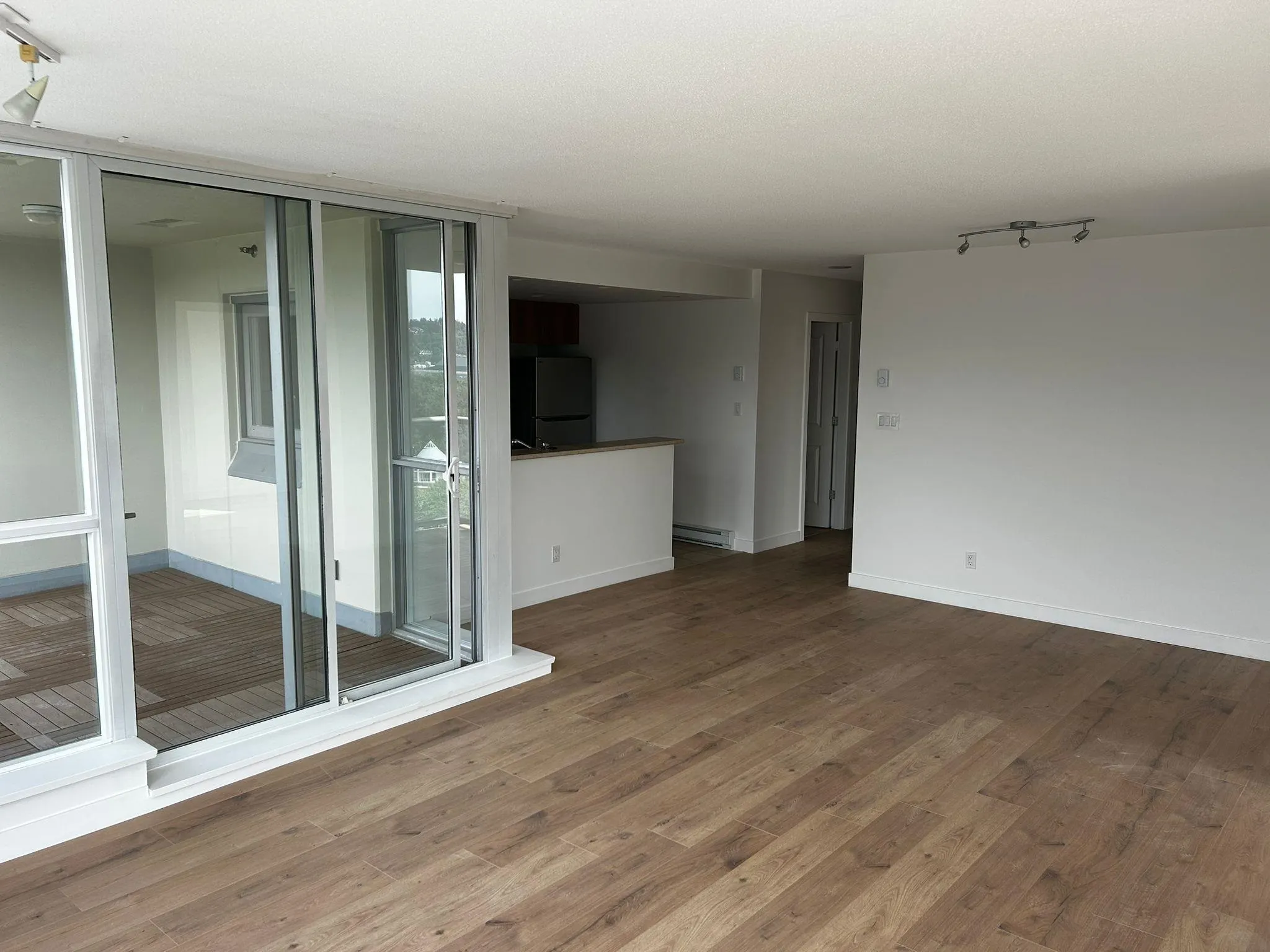 235 Guildford Way #1603