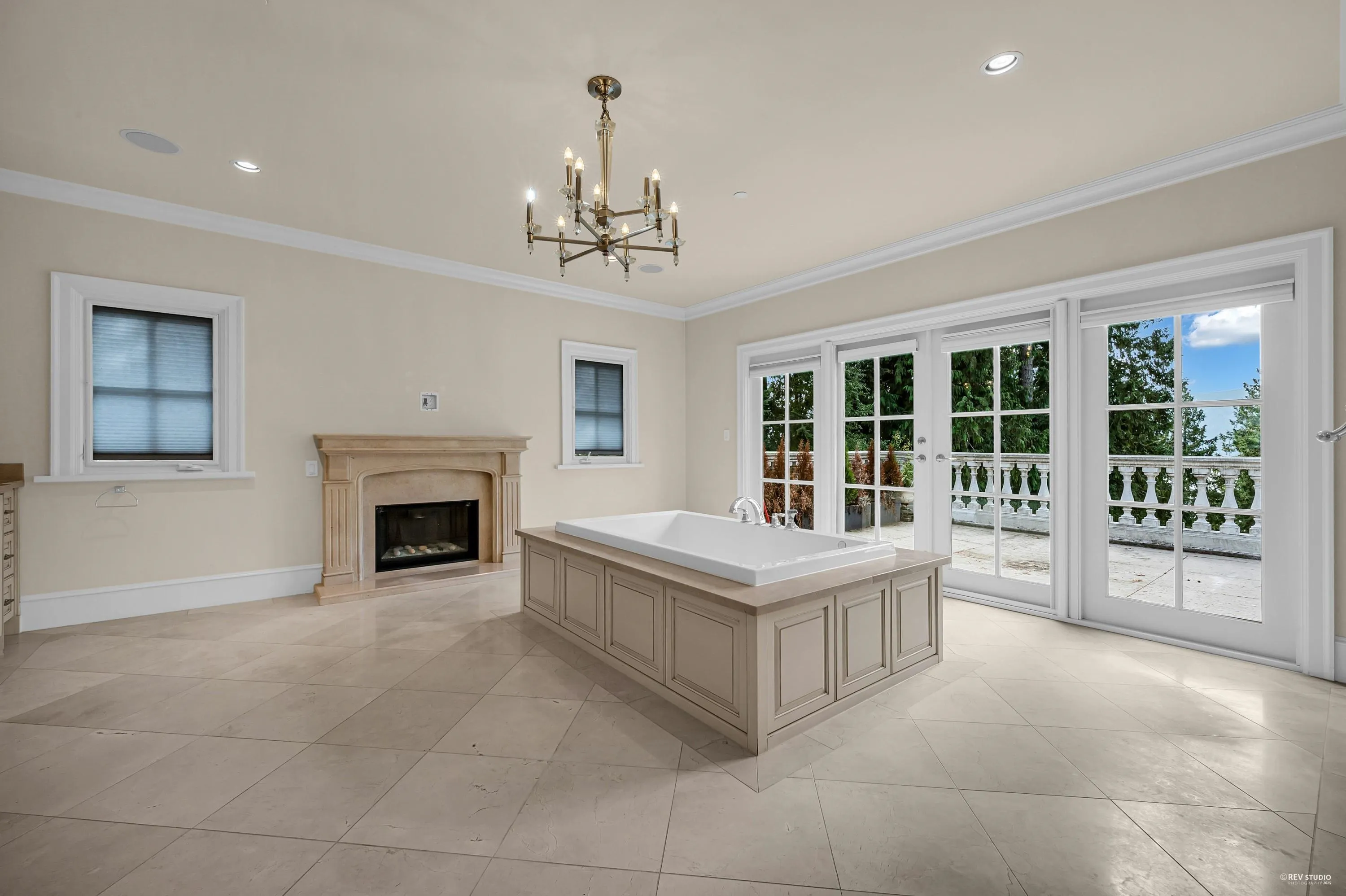 6089 Gleneagles Drive