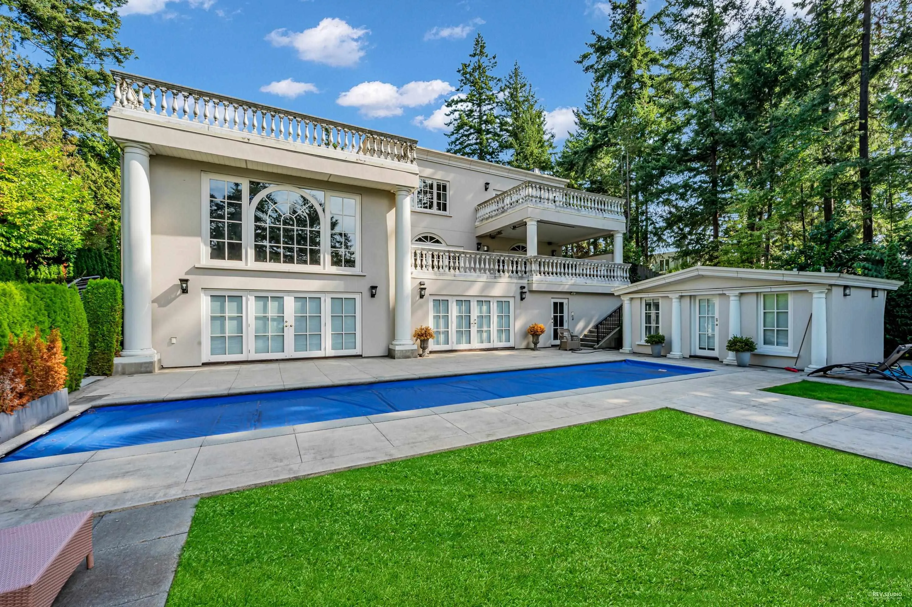 6089 Gleneagles Drive