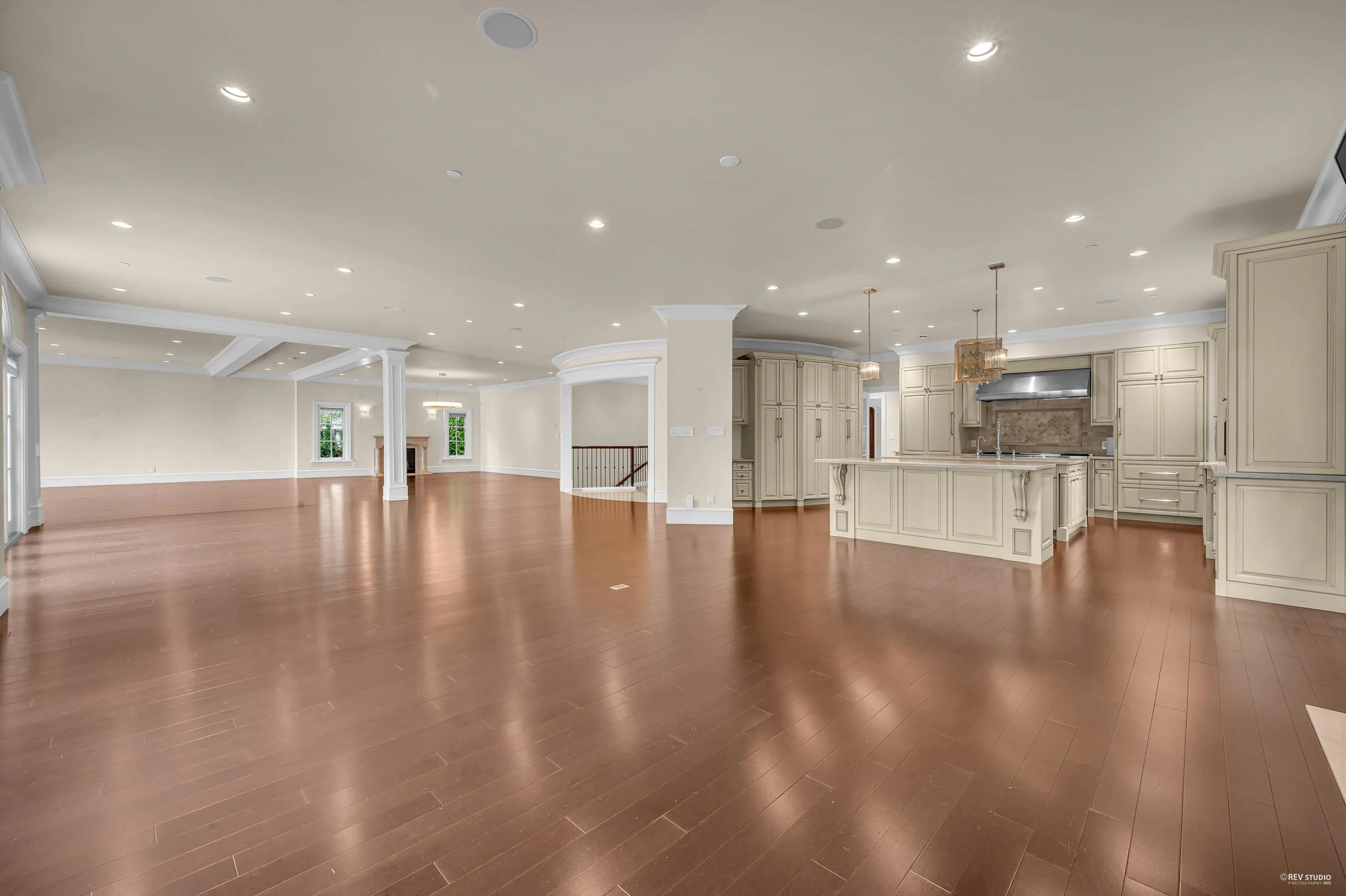 6089 Gleneagles Drive