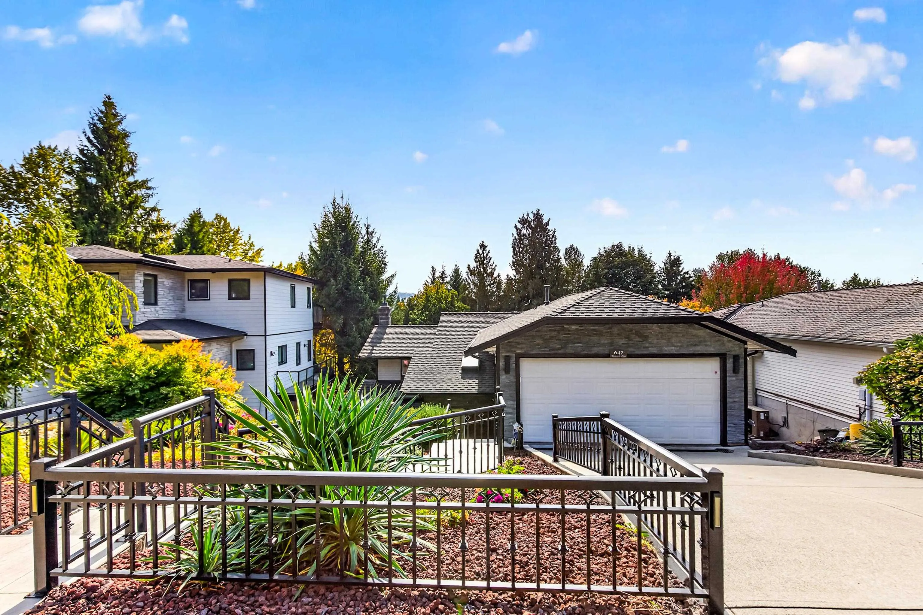 647 Thurston Close