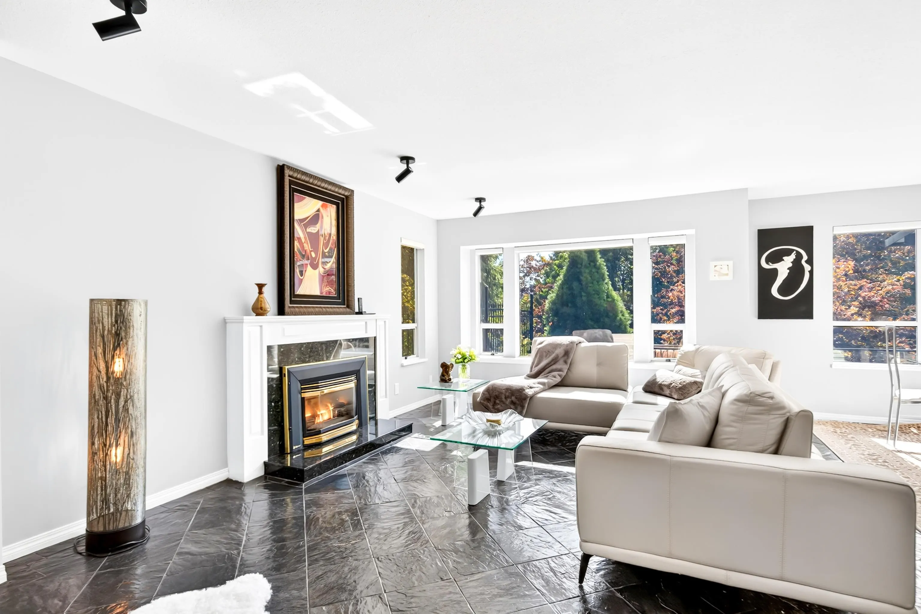 647 Thurston Close
