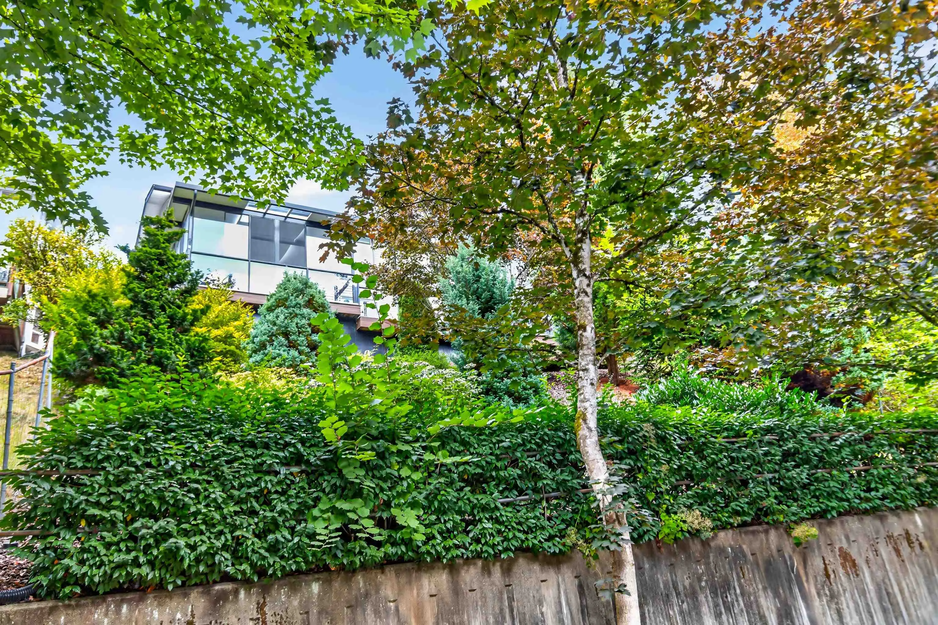 647 Thurston Close