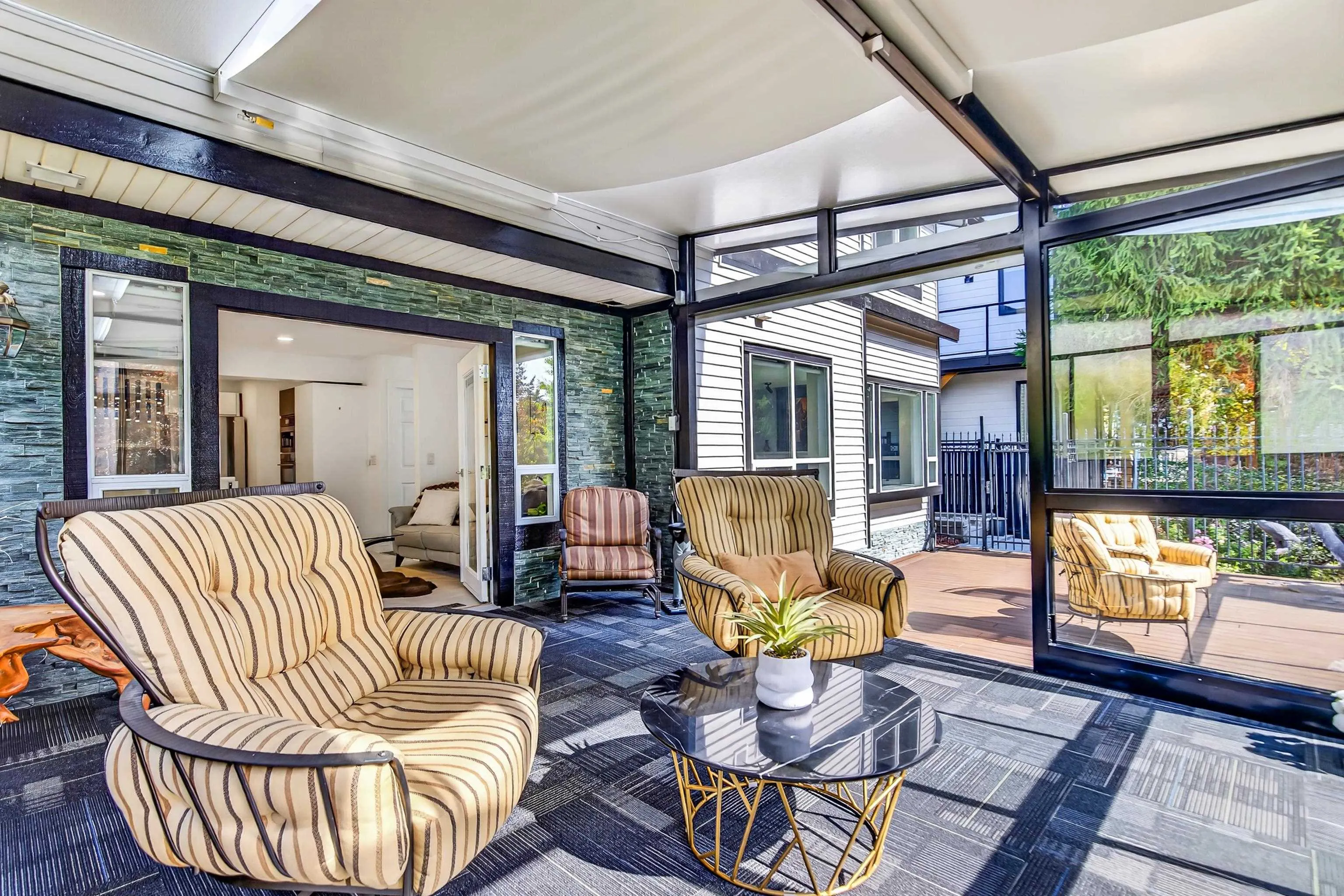 647 Thurston Close