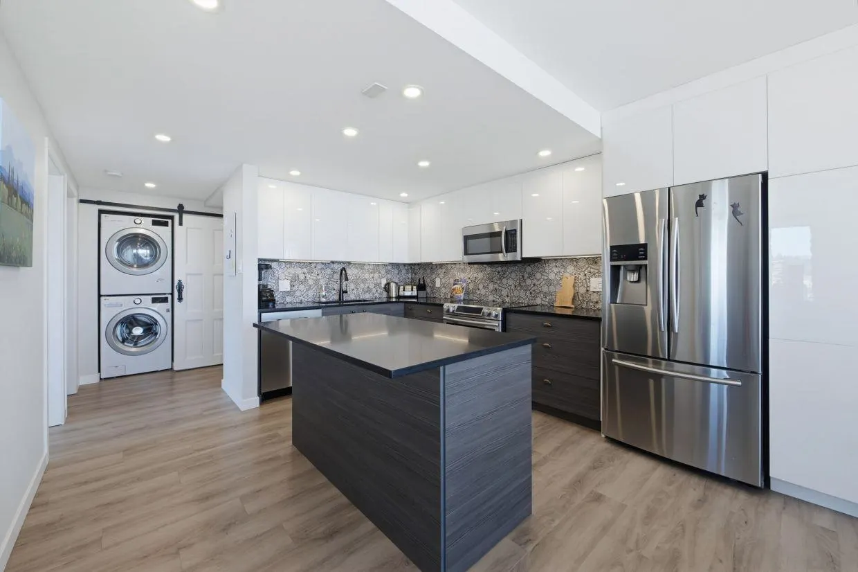 1045 Quayside Drive #1606