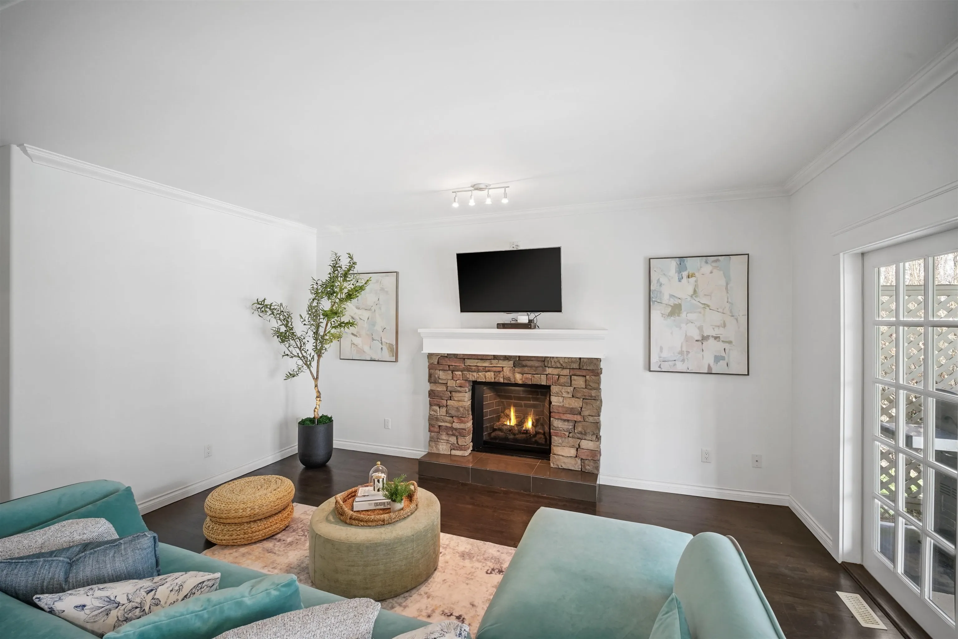 2780 Cultus Court