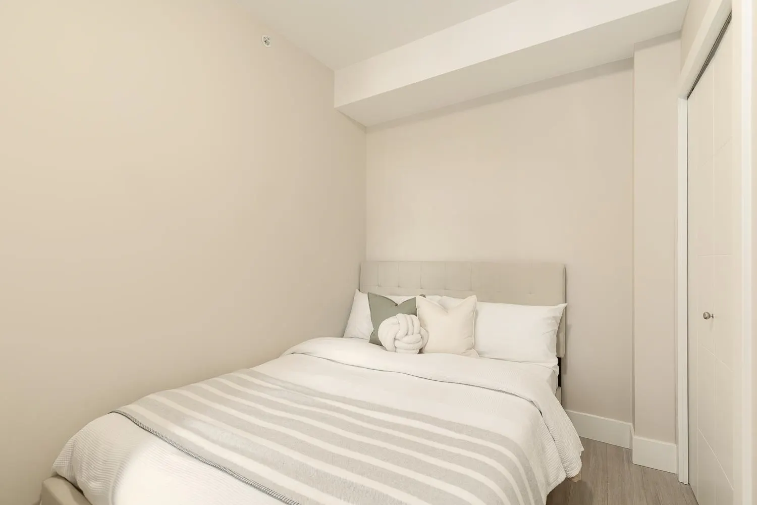 22335 Mcintosh Avenue #602