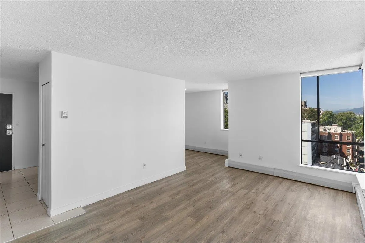 1127 Barclay Street #904