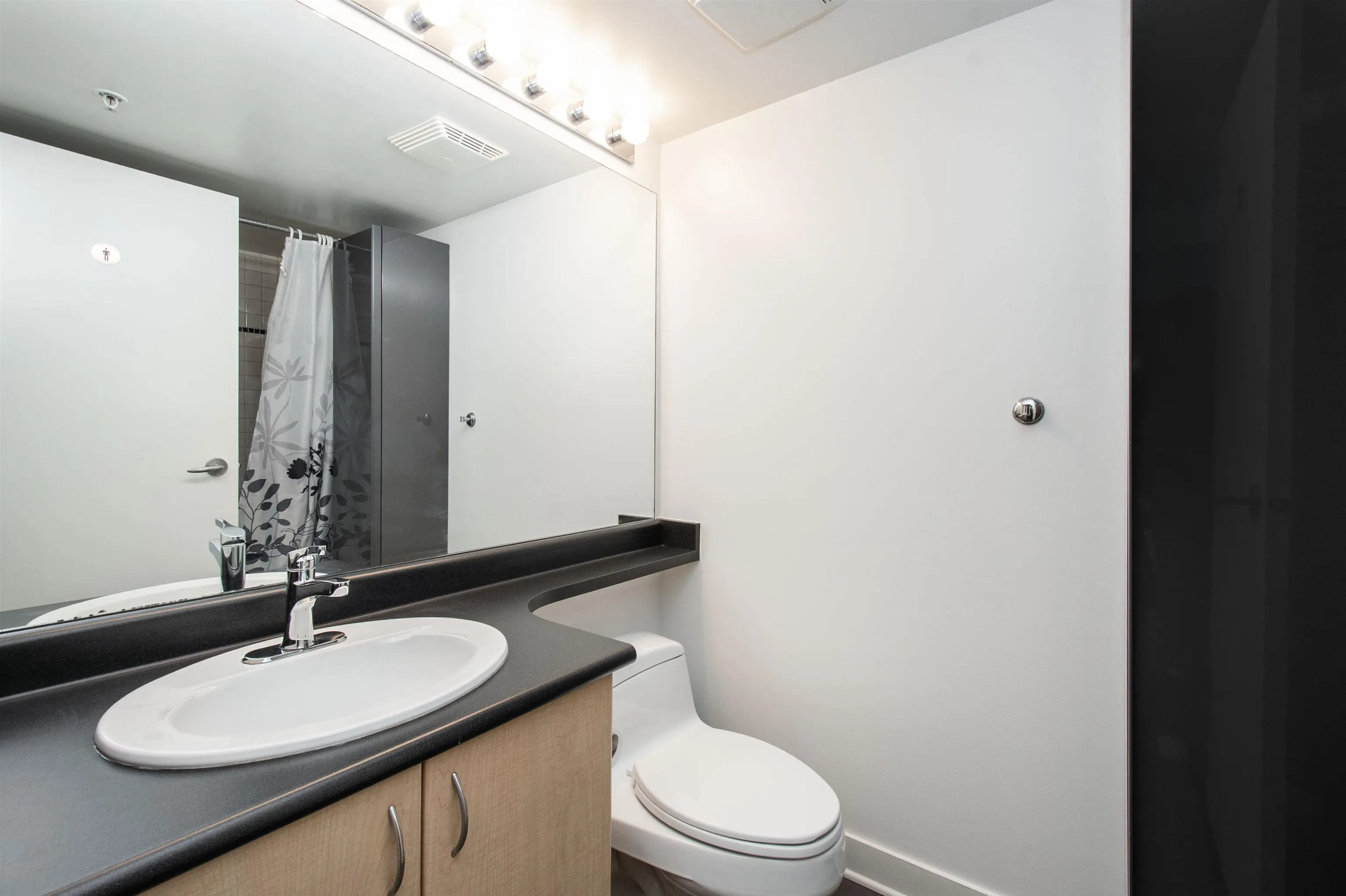 1688 Robson Street #202