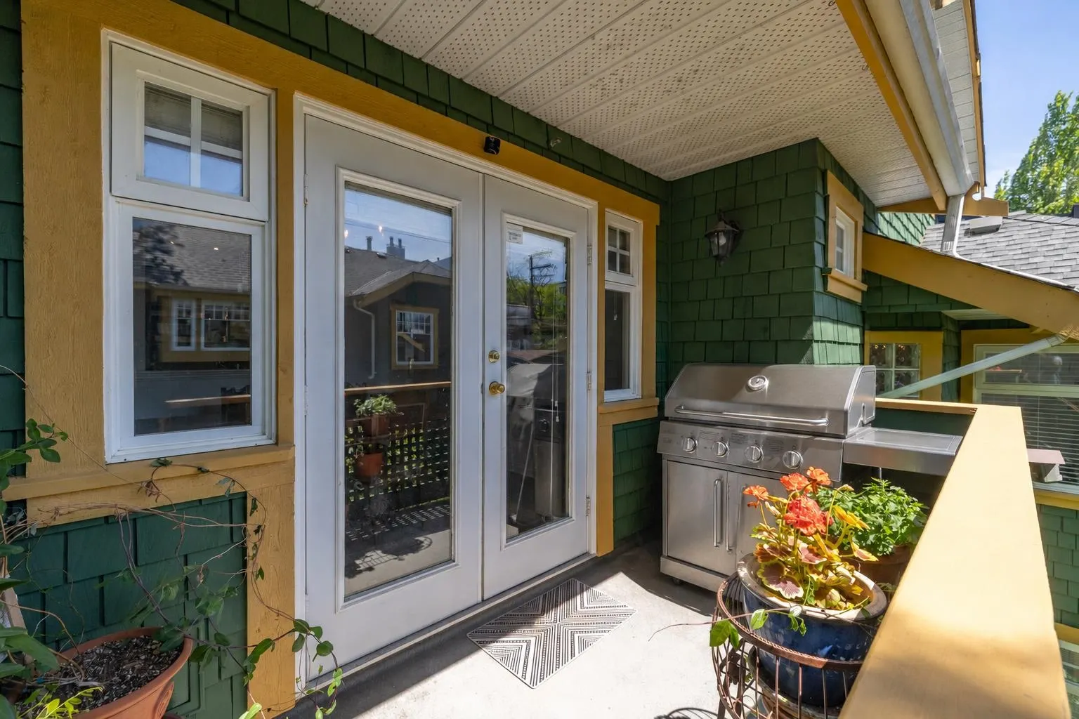 2950 W 8th Avenue