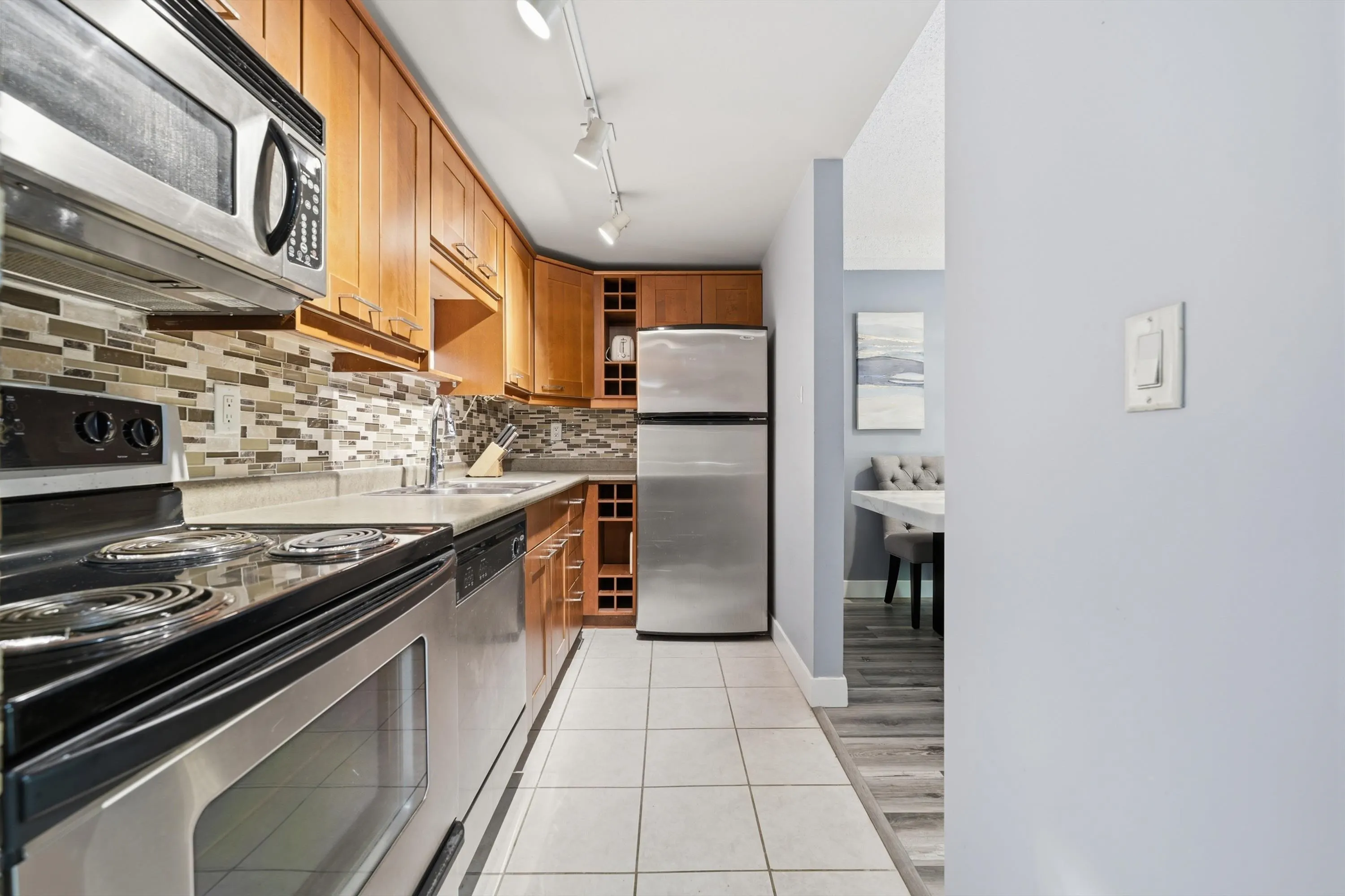 423 Agnes Street #106